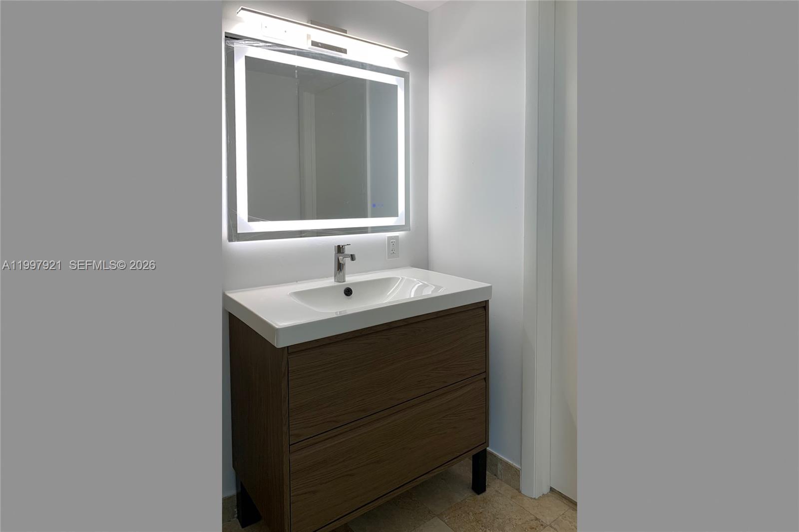 350 S Miami Ave #2509, Miami FL 33130
