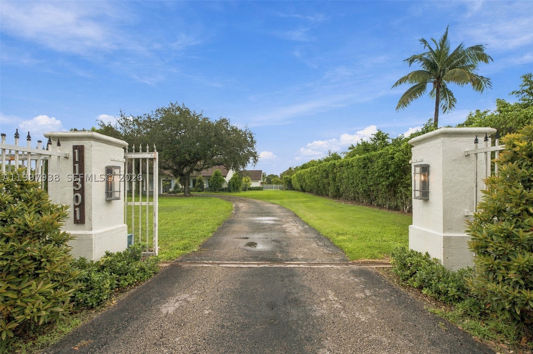 11301 SW 95th St, Miami FL 33176