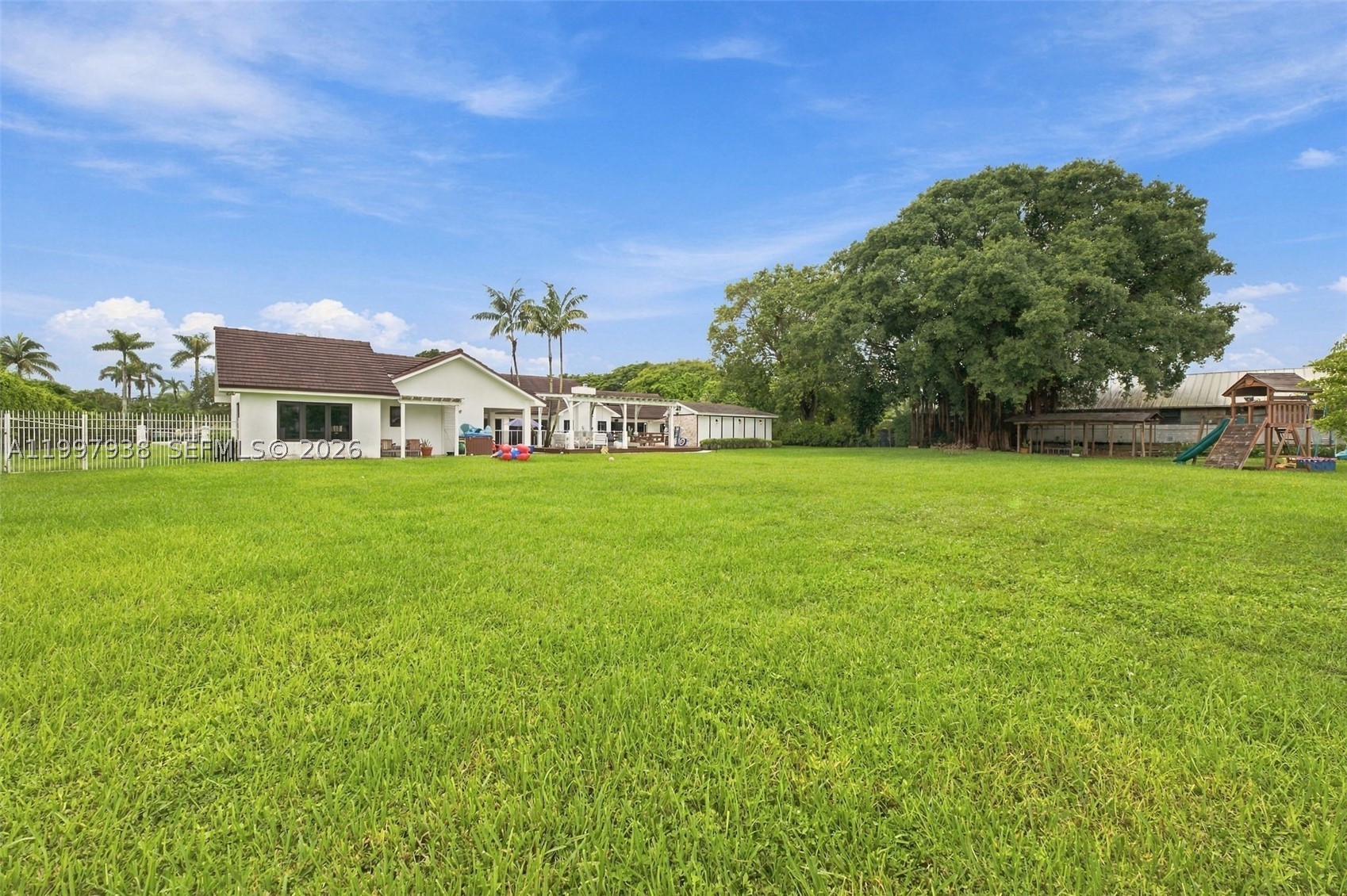 11301 SW 95th St, Miami FL 33176