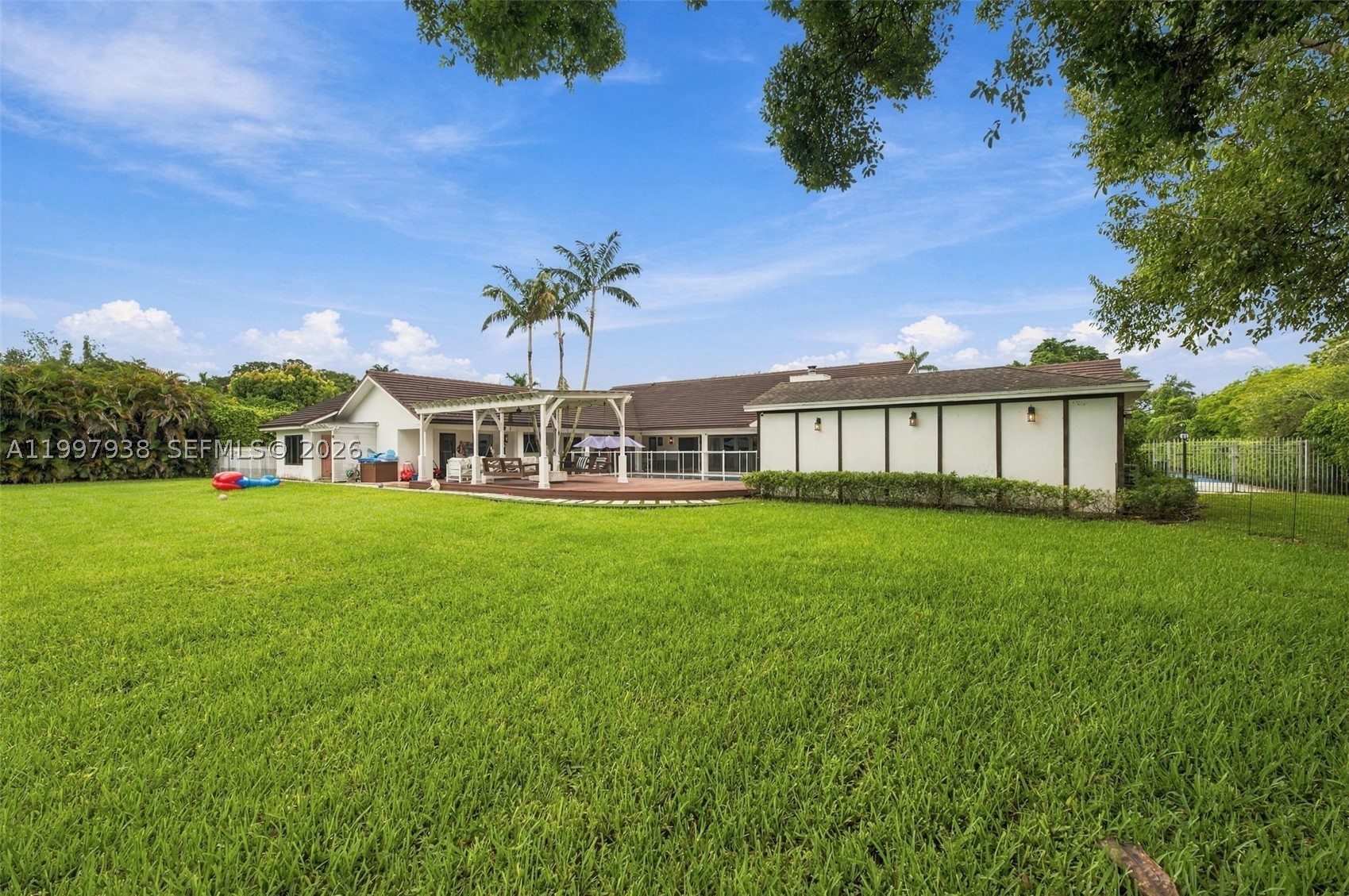 11301 SW 95th St, Miami FL 33176