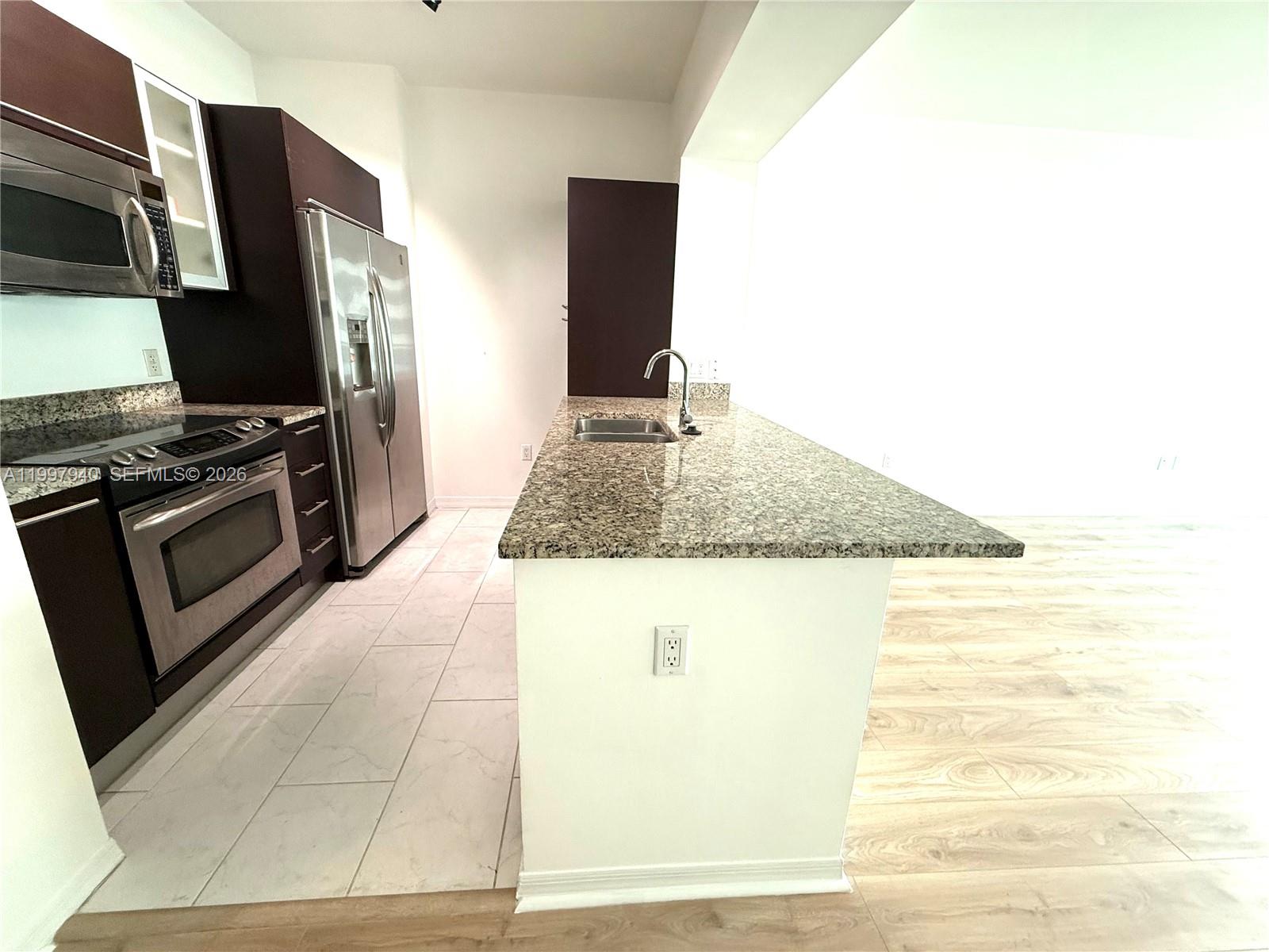 951 Brickell Ave #1103, Miami FL 33131