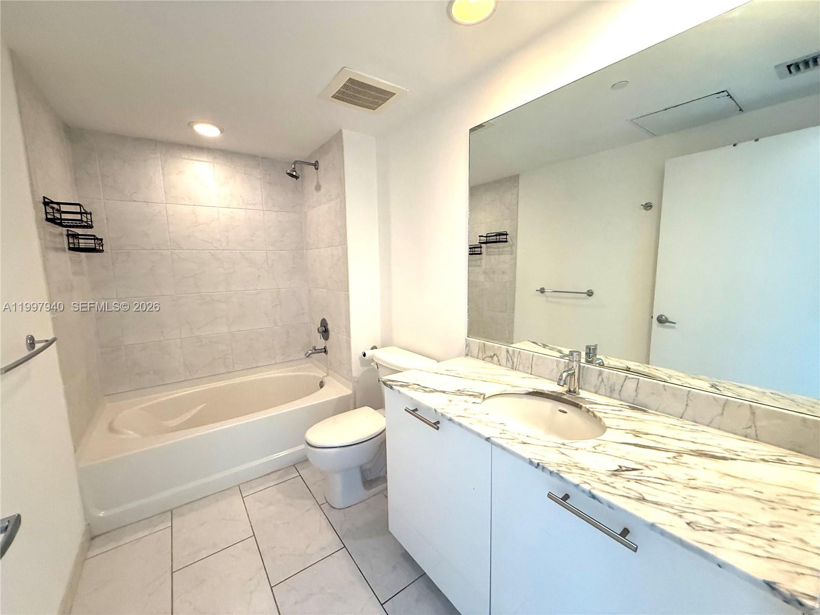 951 Brickell Ave #1103, Miami FL 33131