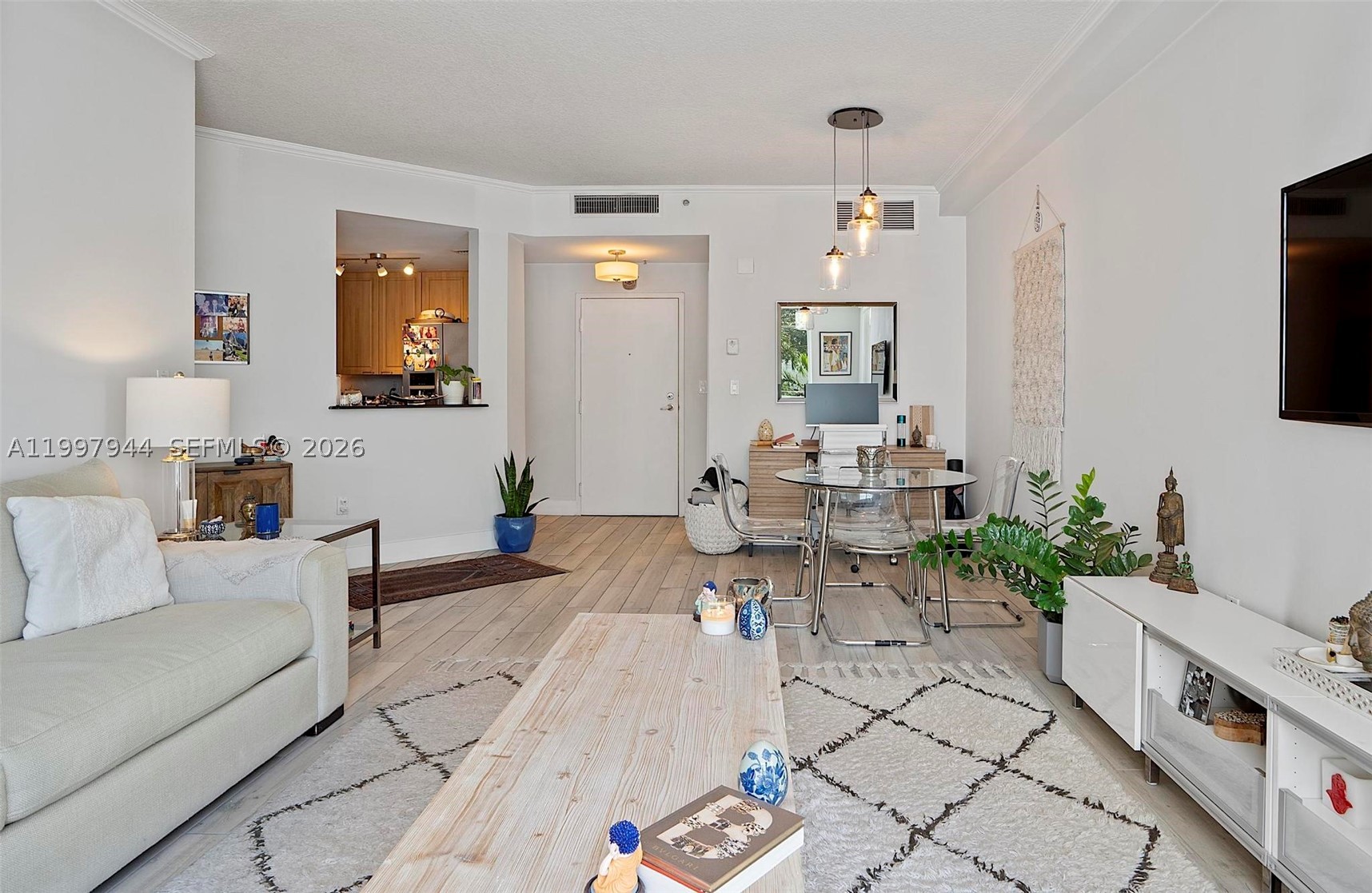1 Century Ln #303, Miami Beach FL 33139