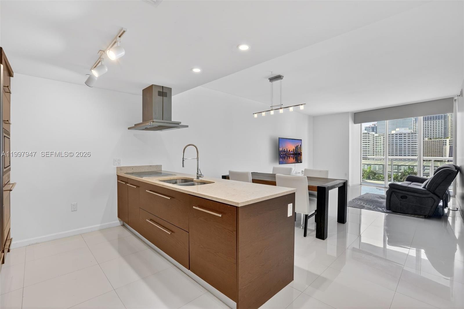 495 Brickell Ave #1007, Miami FL 33131