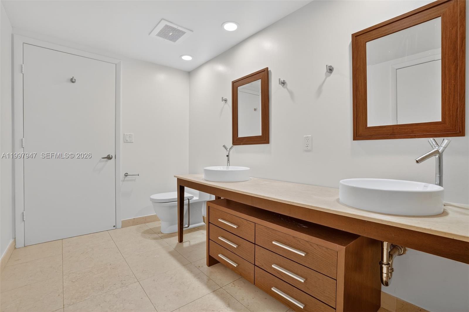 495 Brickell Ave #1007, Miami FL 33131