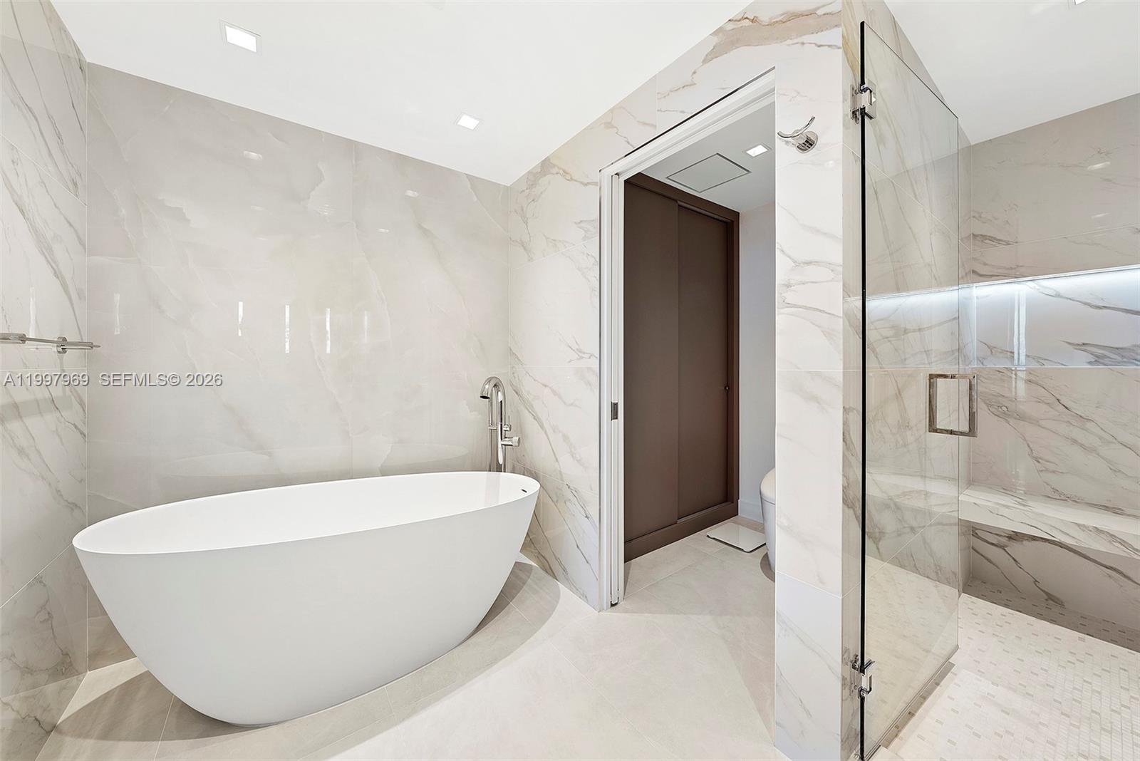 6899 Collins Ave #1908, Miami Beach FL 33141