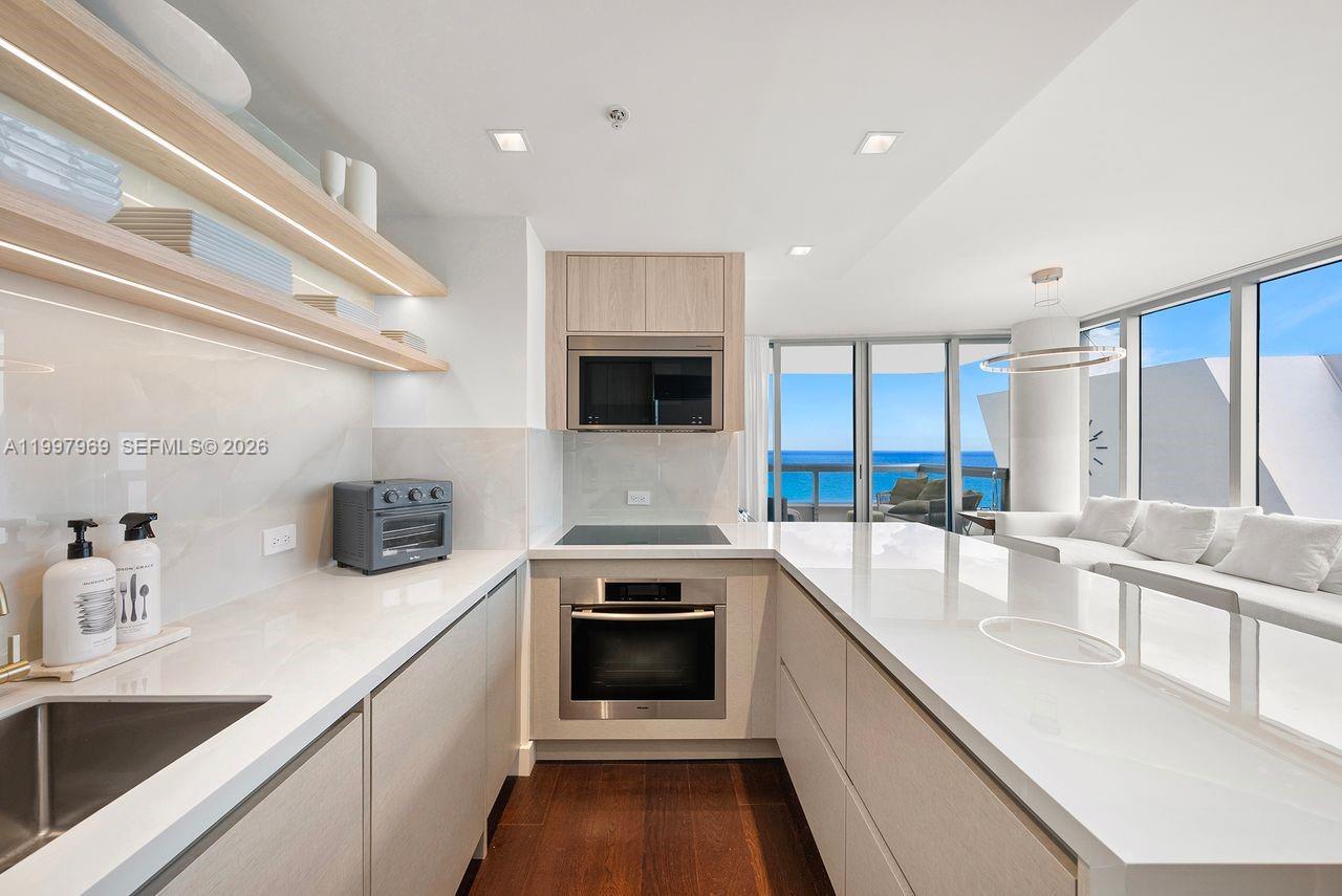 6899 Collins Ave #1908, Miami Beach FL 33141