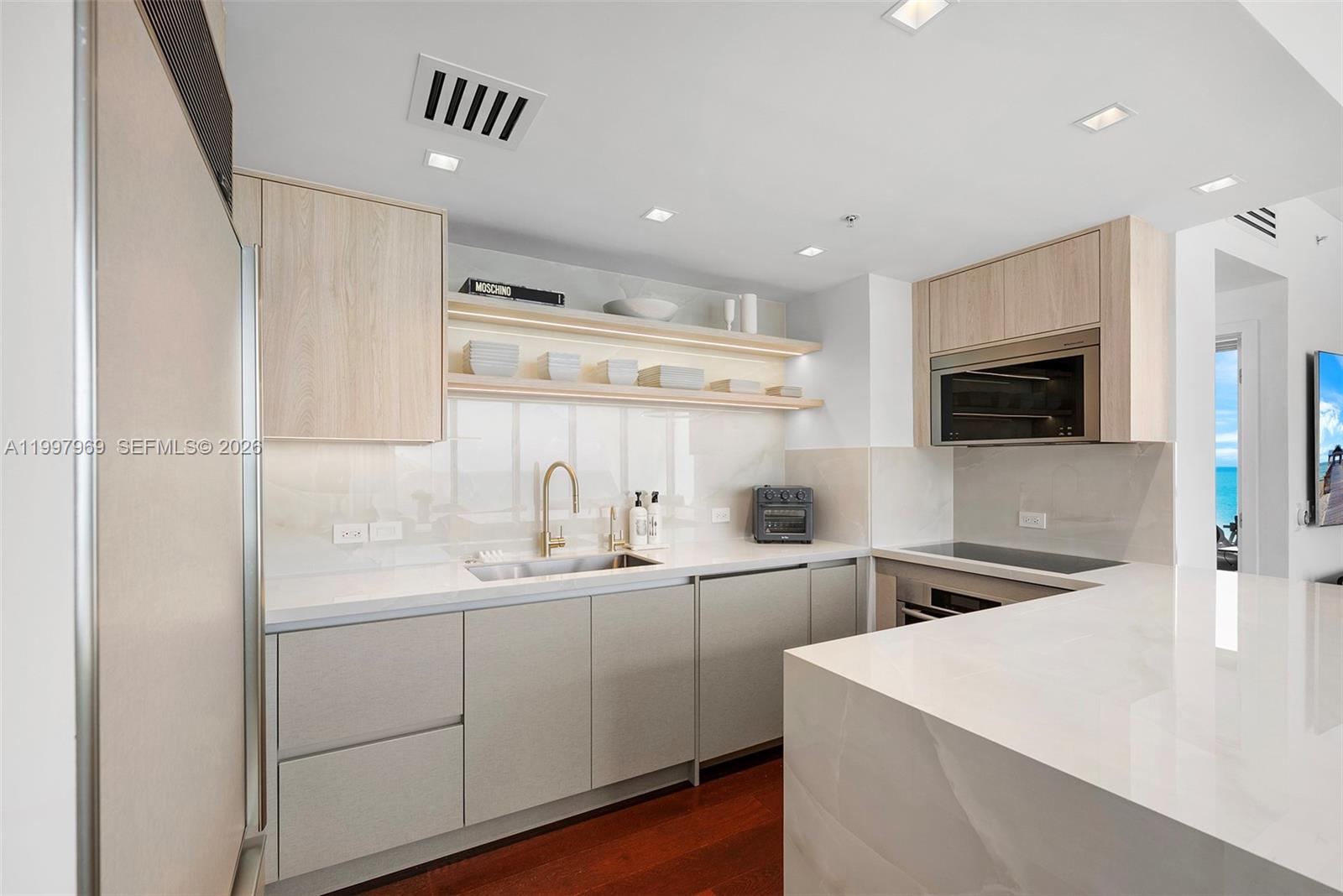 6899 Collins Ave #1908, Miami Beach FL 33141