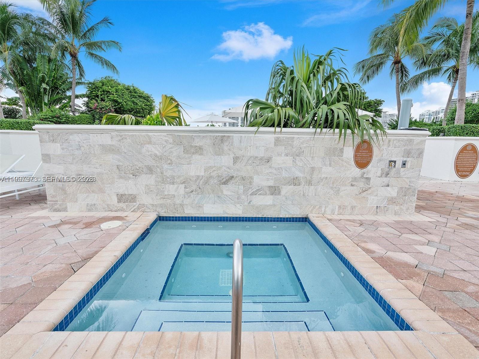 20000 E Country Club Dr #1102, Aventura FL 33180
