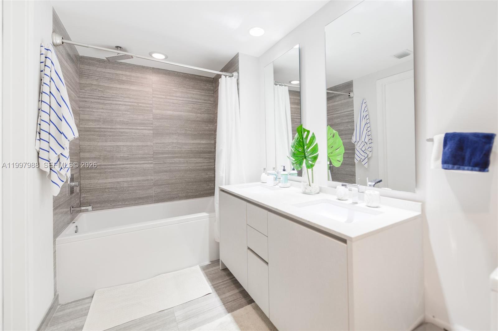 1010 Brickell Ave #4411, Miami FL 33131
