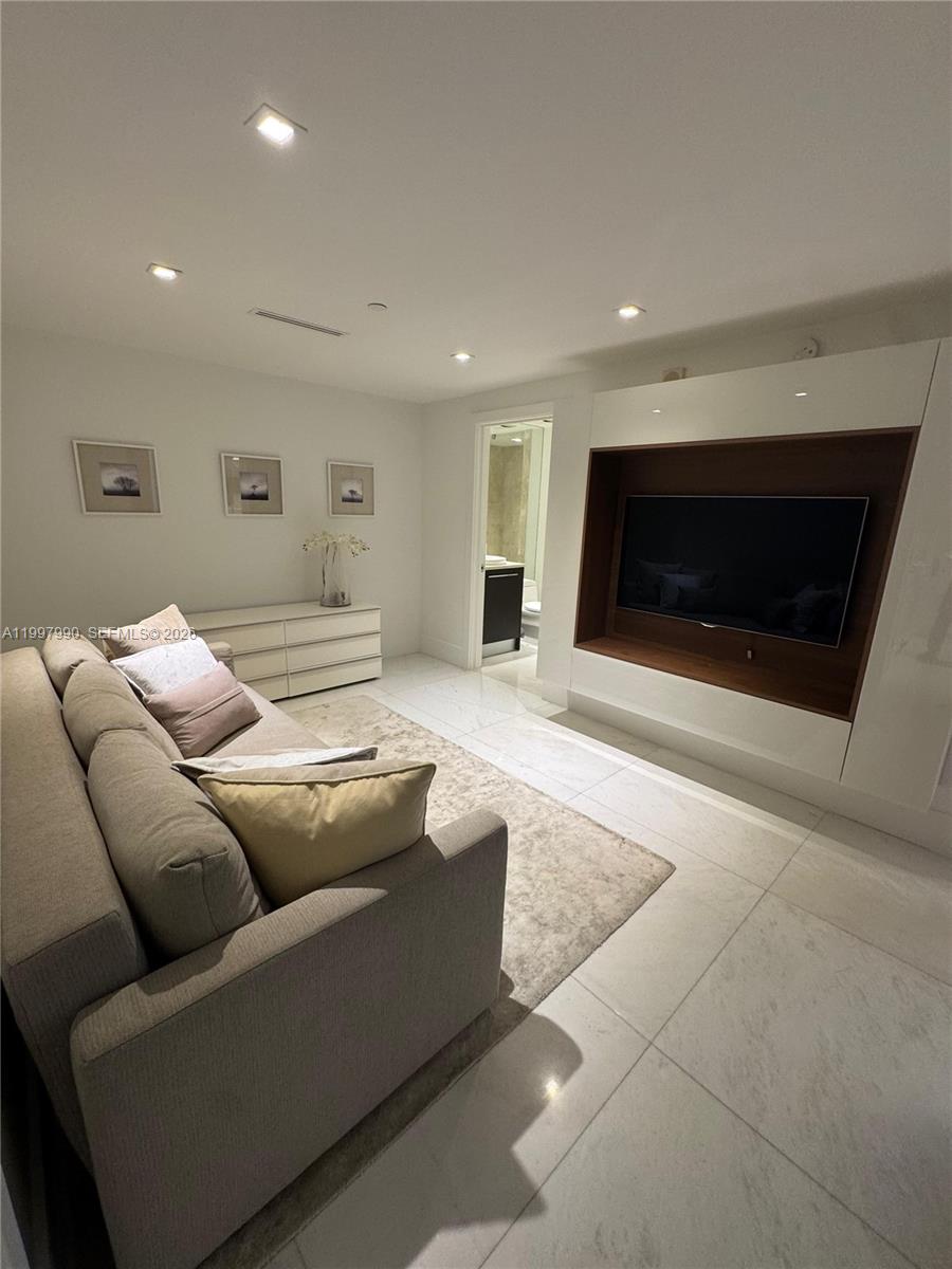 17121 Collins Ave #4306, Sunny Isles Beach FL 33160