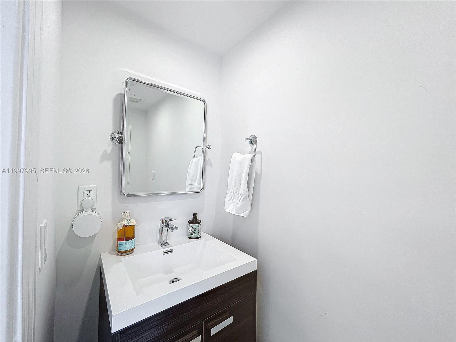 201 Crandon Blvd #163, Key Biscayne FL 33149