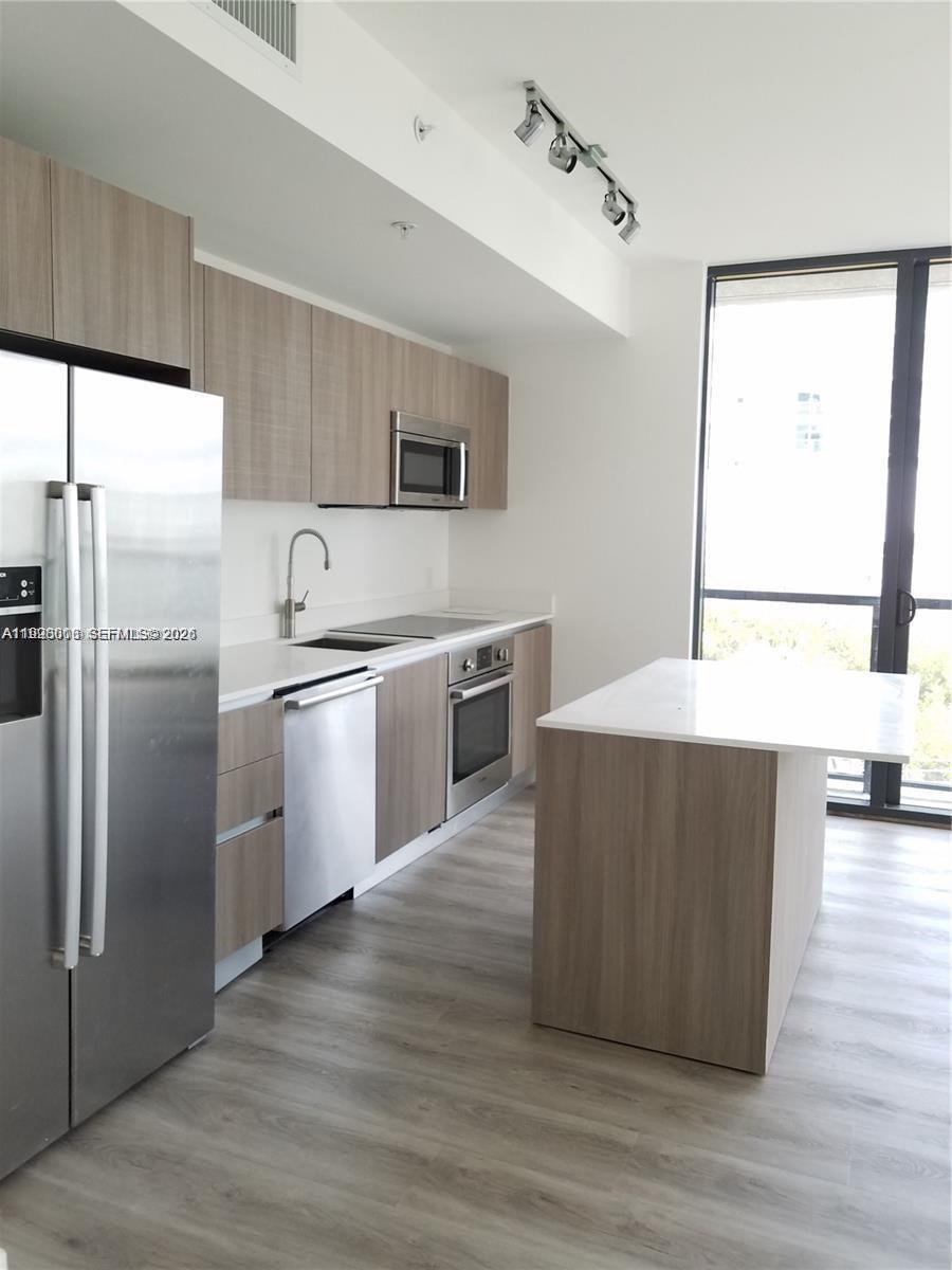 201 SW 17th Rd #606, Miami FL 33129