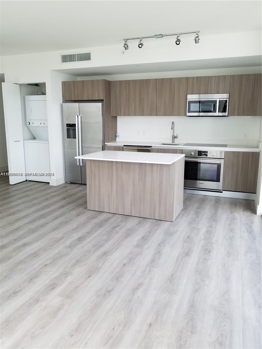201 SW 17th Rd #606, Miami FL 33129