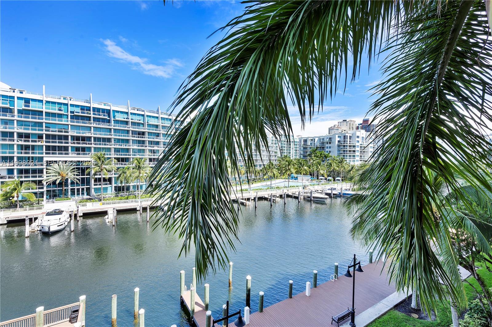 3001 NE 185th St #411, Aventura FL 33180