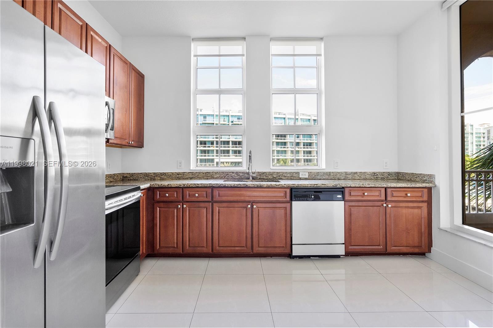 3001 NE 185th St #411, Aventura FL 33180