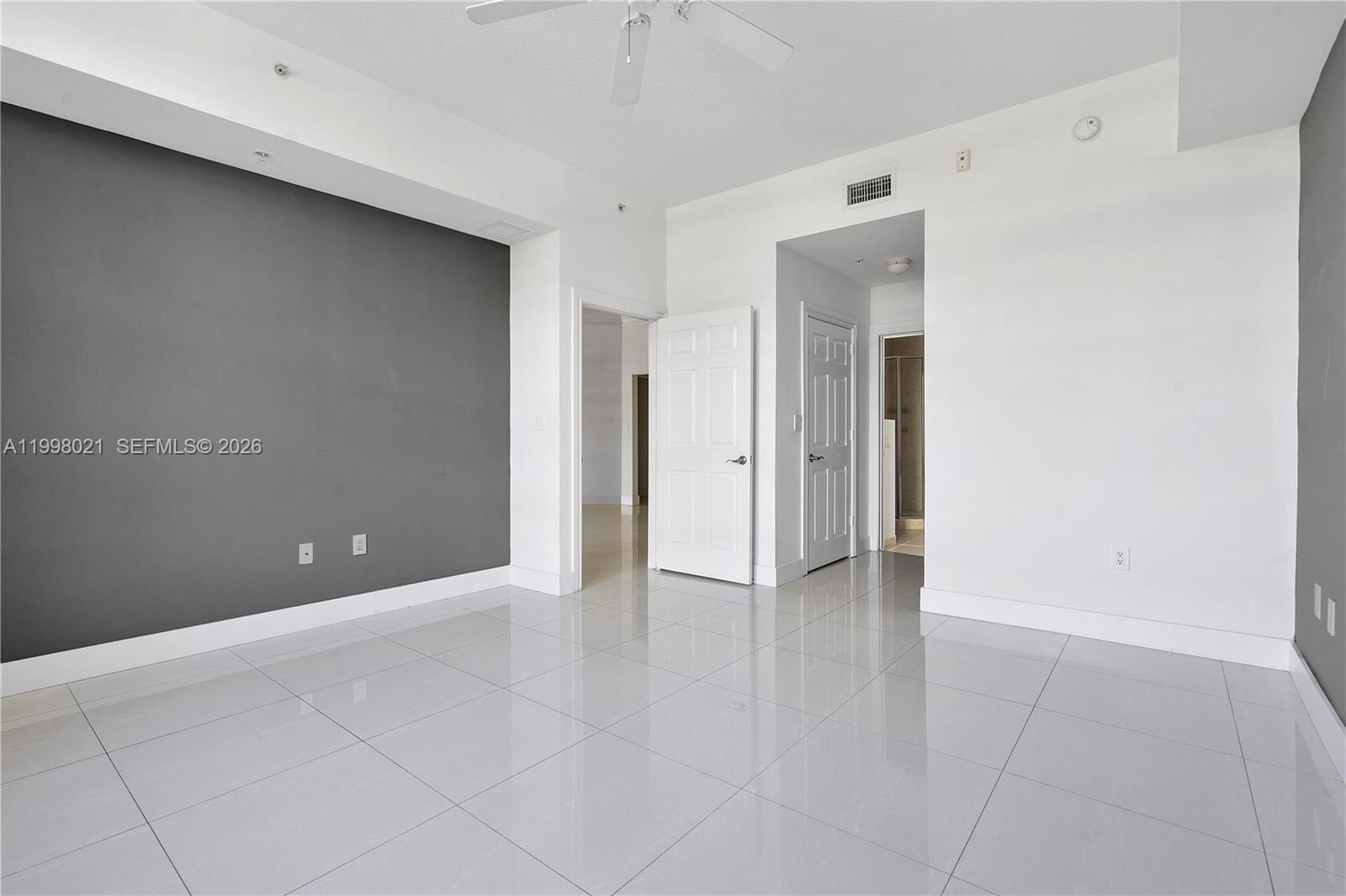 3001 NE 185th St #411, Aventura FL 33180