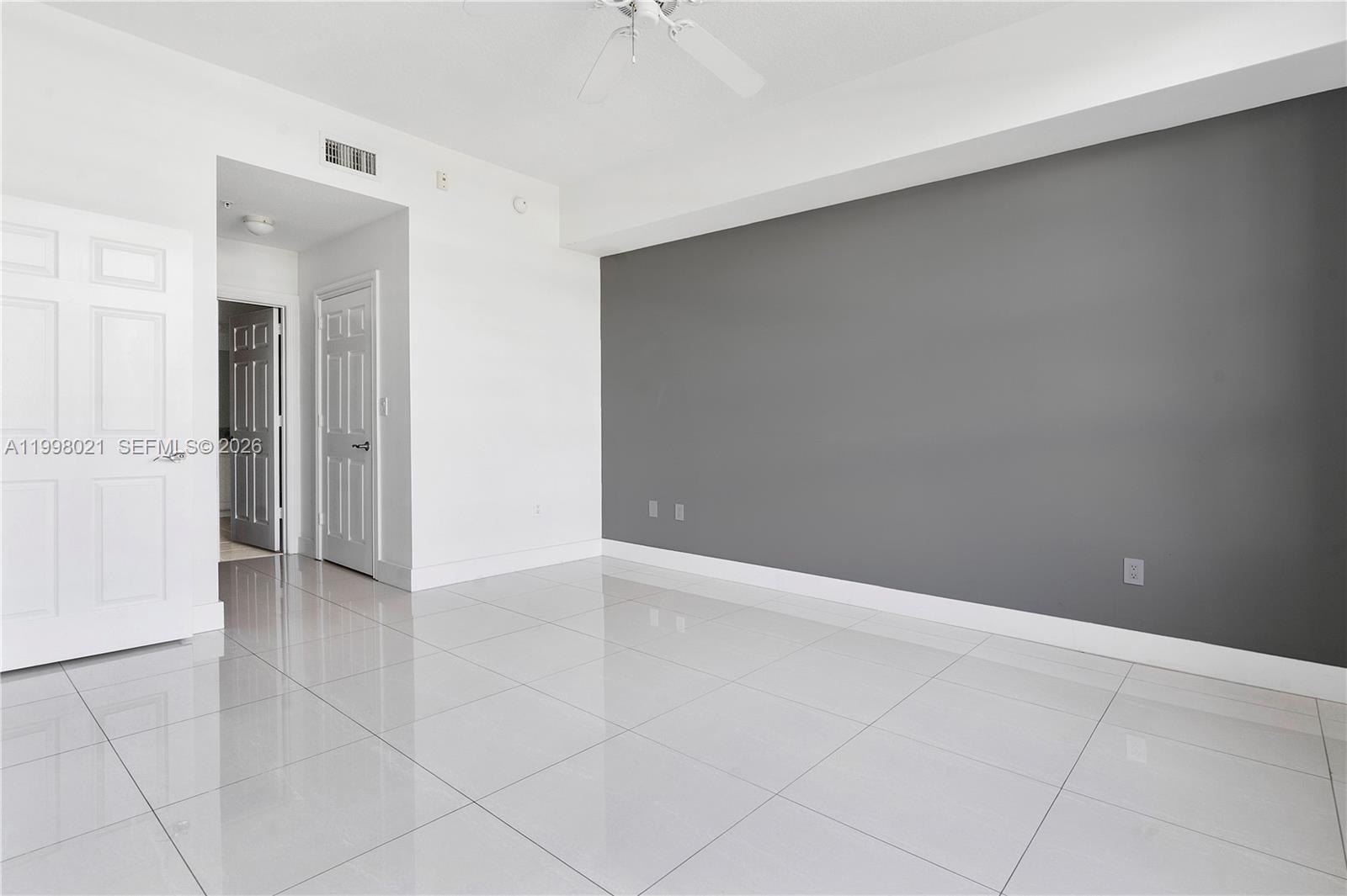 3001 NE 185th St #411, Aventura FL 33180