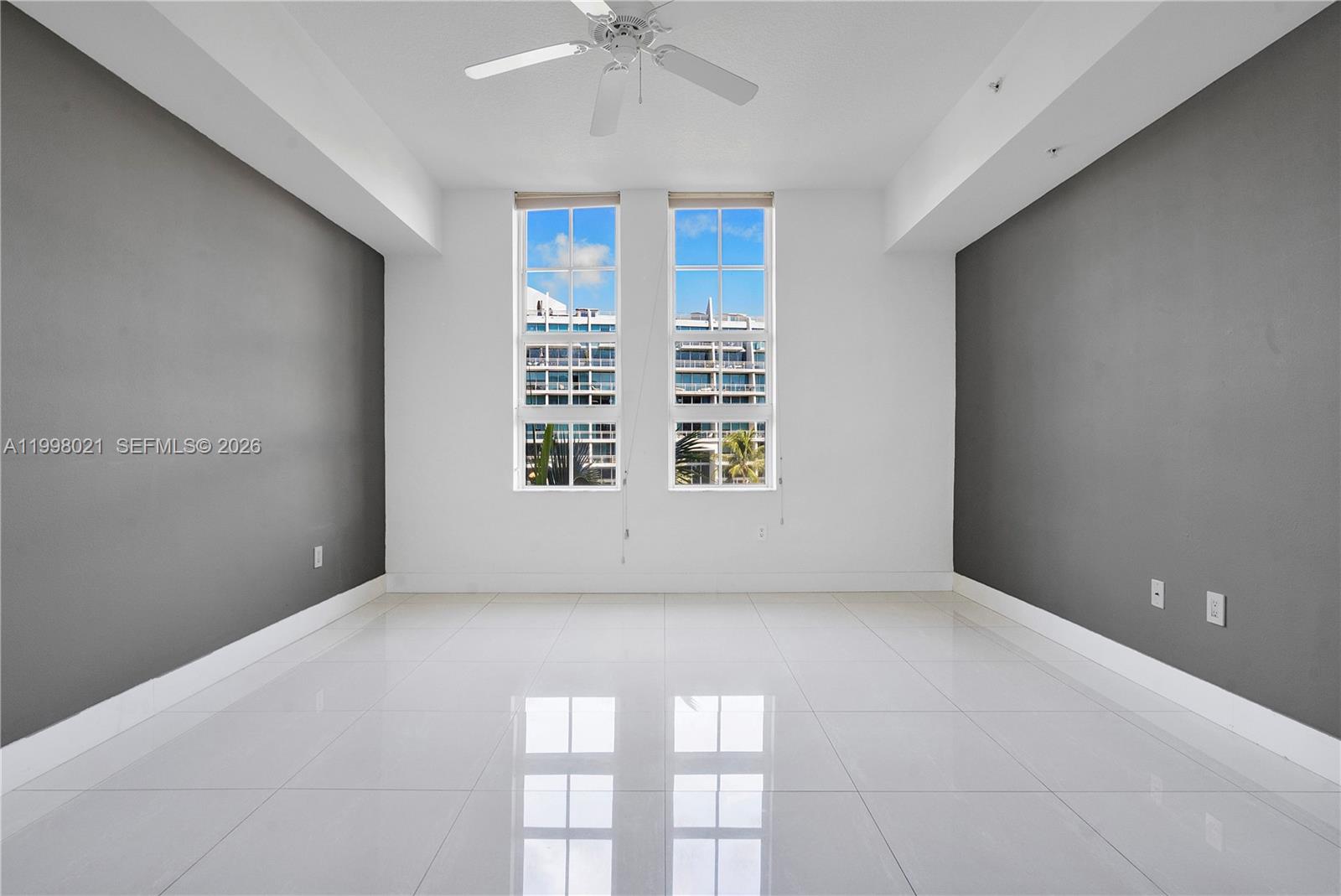 3001 NE 185th St #411, Aventura FL 33180