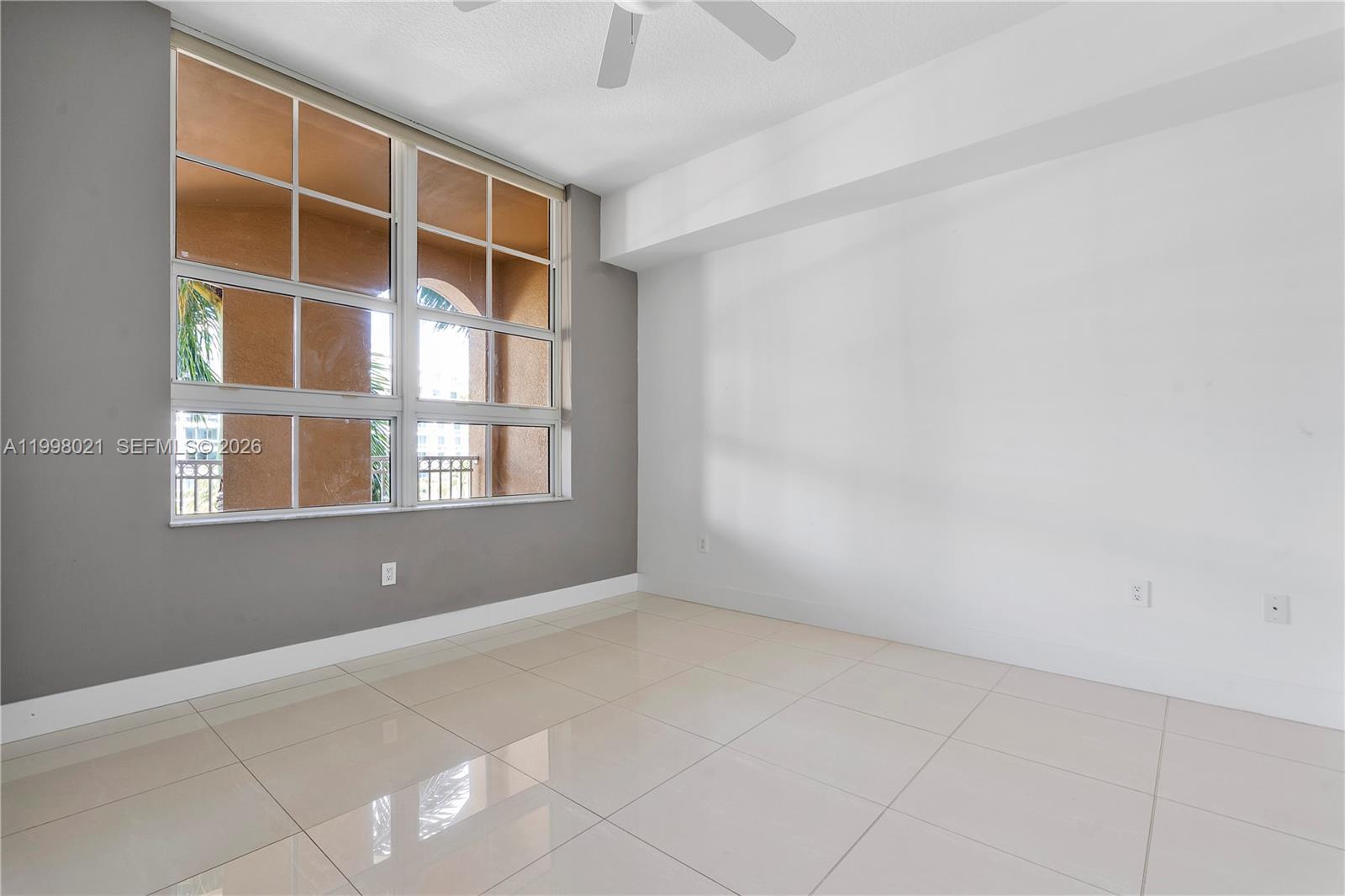 3001 NE 185th St #411, Aventura FL 33180