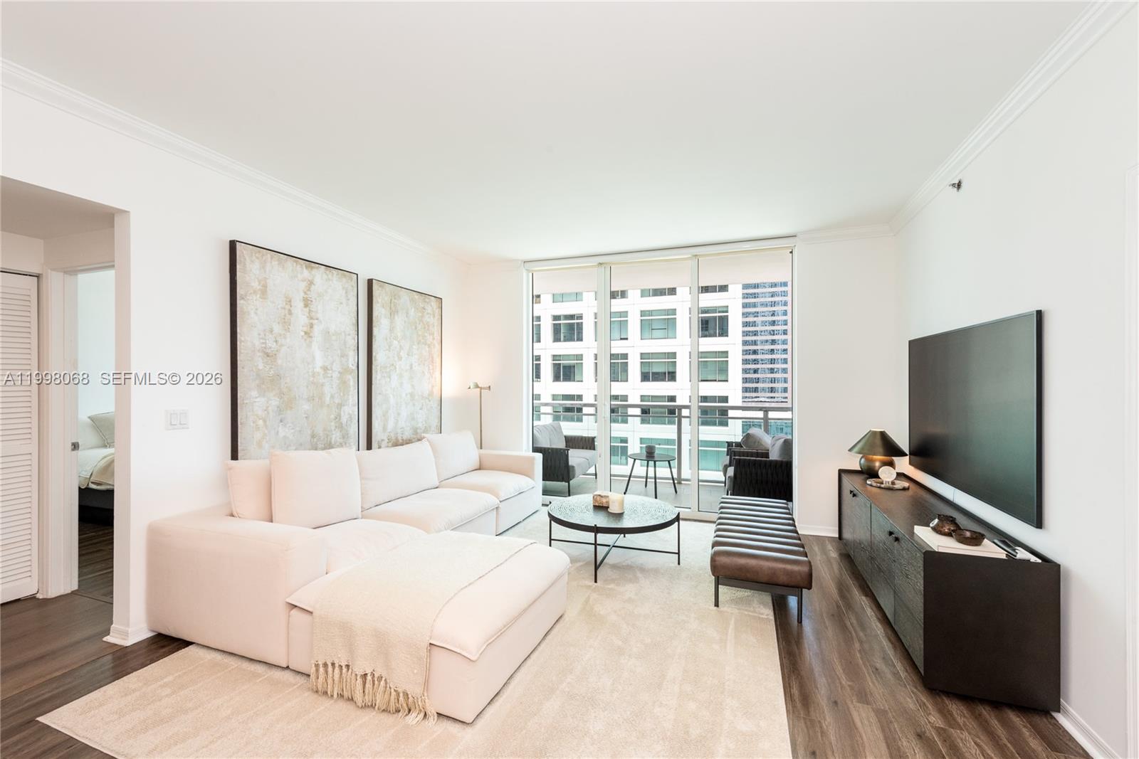 950 Brickell Bay Dr #2304, Miami FL 33131