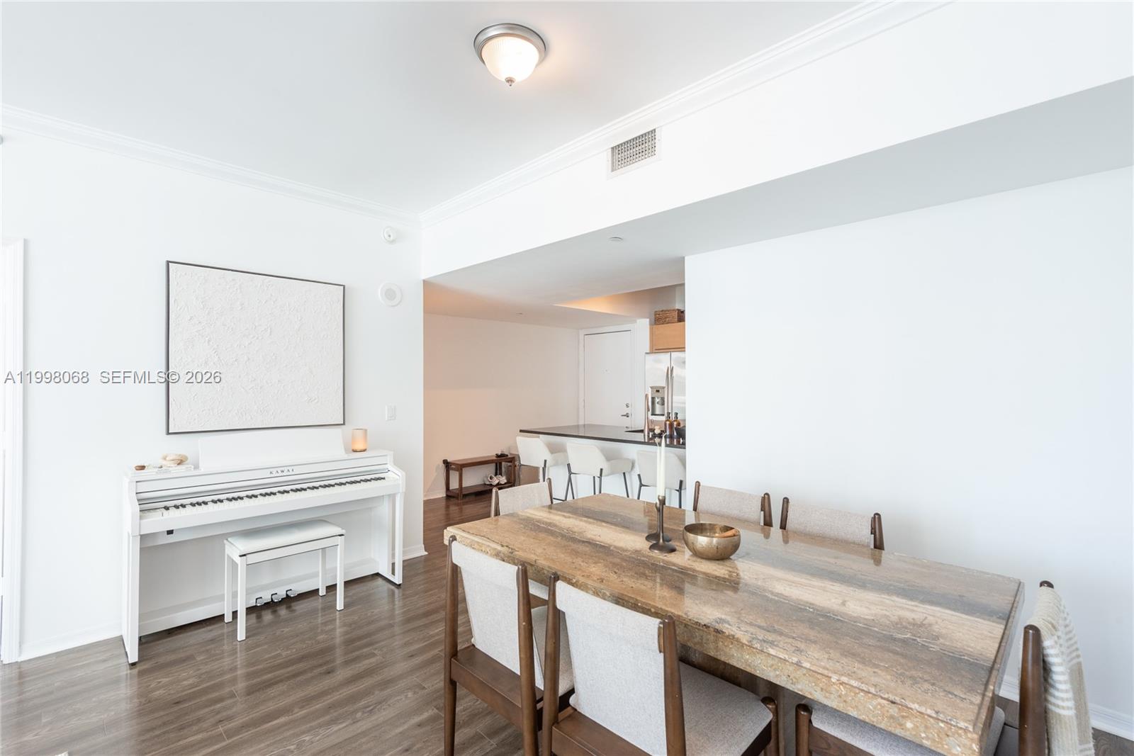 950 Brickell Bay Dr #2304, Miami FL 33131