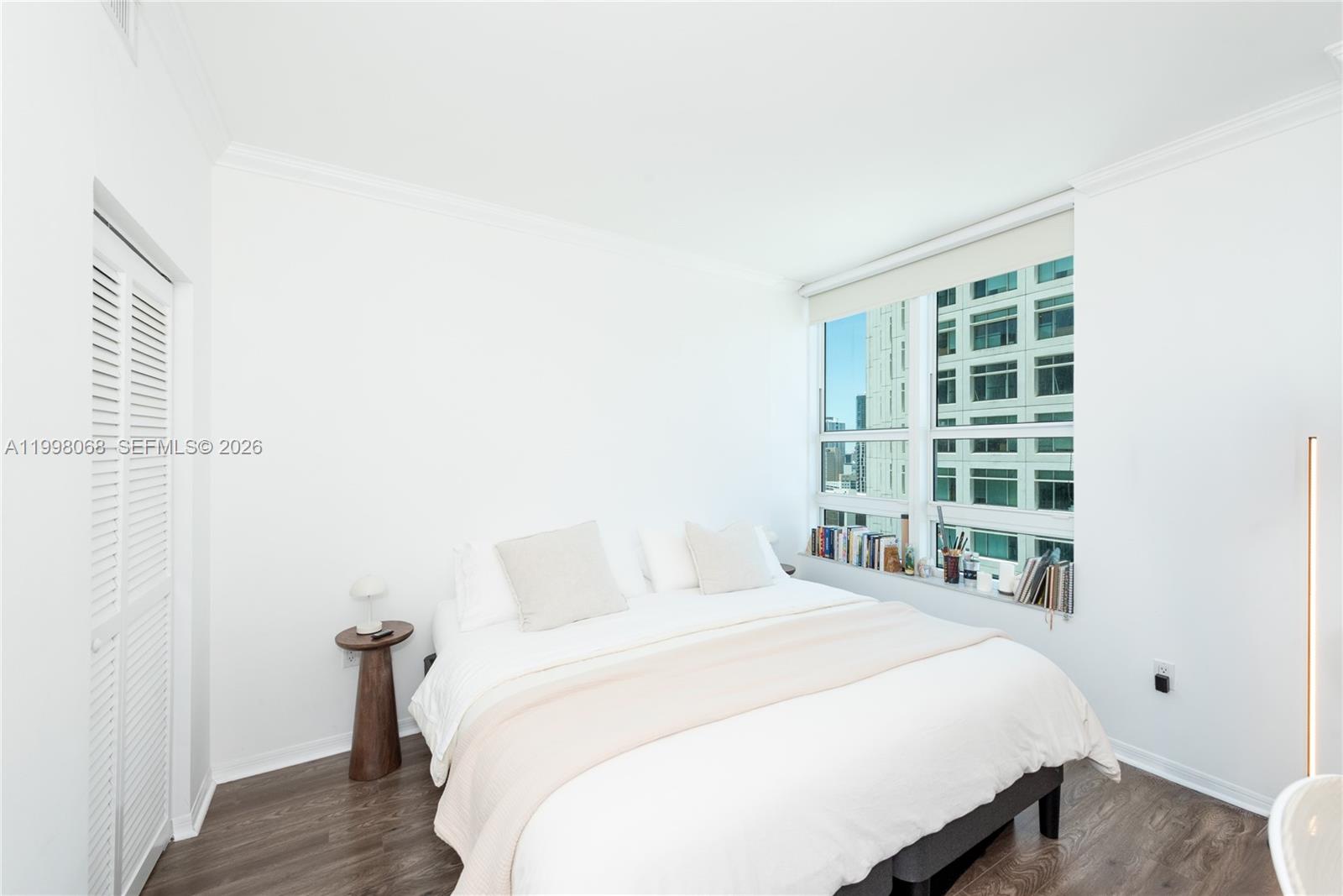 950 Brickell Bay Dr #2304, Miami FL 33131