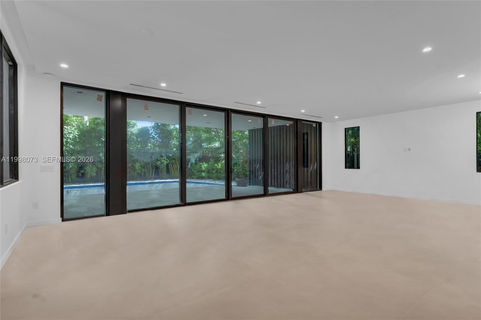 3983 Kumquat Ave, Miami FL 33133