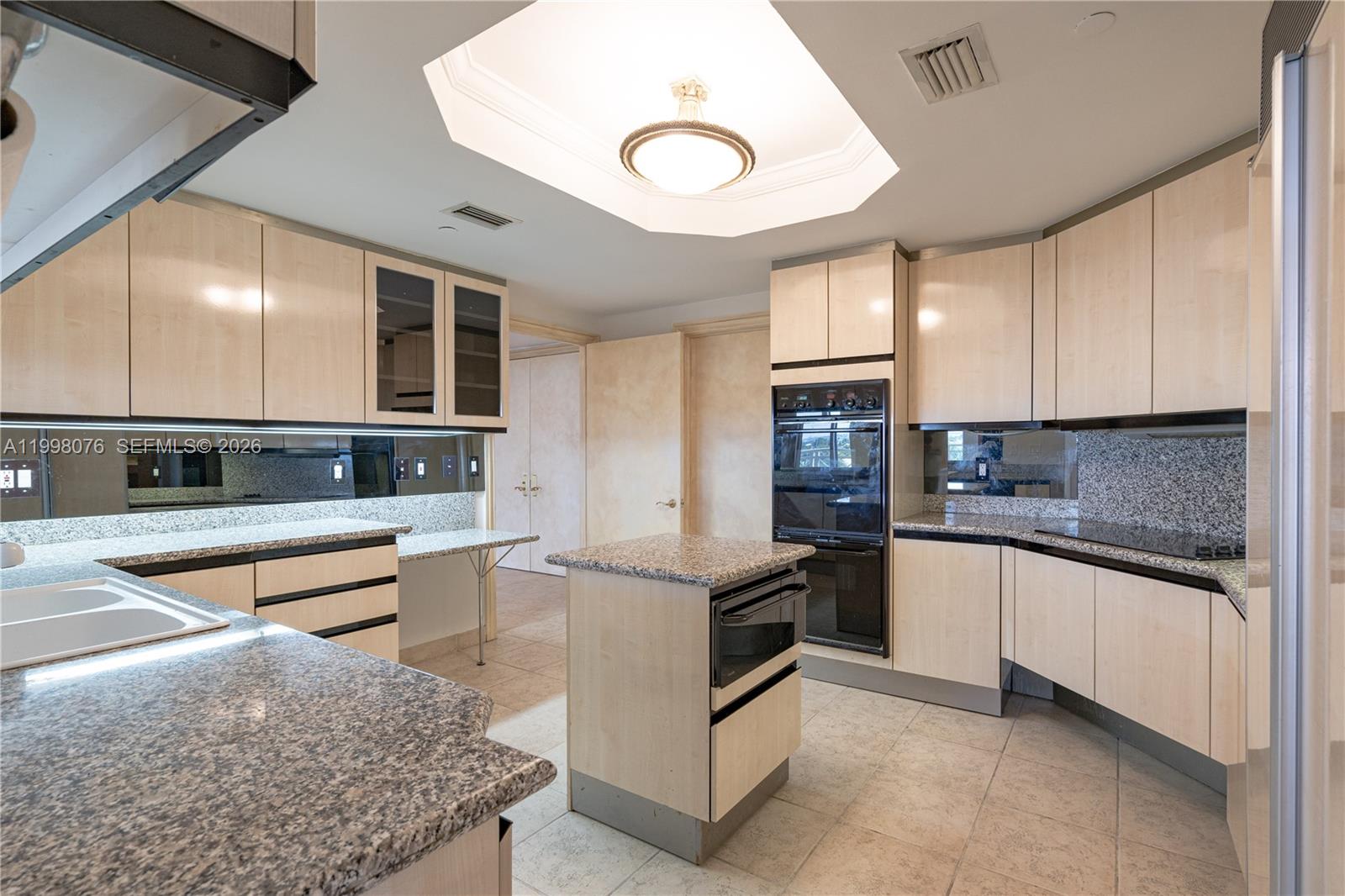 445 Grand Bay Dr #711, Key Biscayne FL 33149