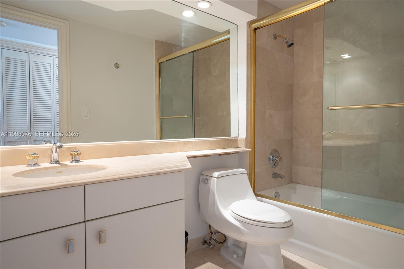 445 Grand Bay Dr #711, Key Biscayne FL 33149
