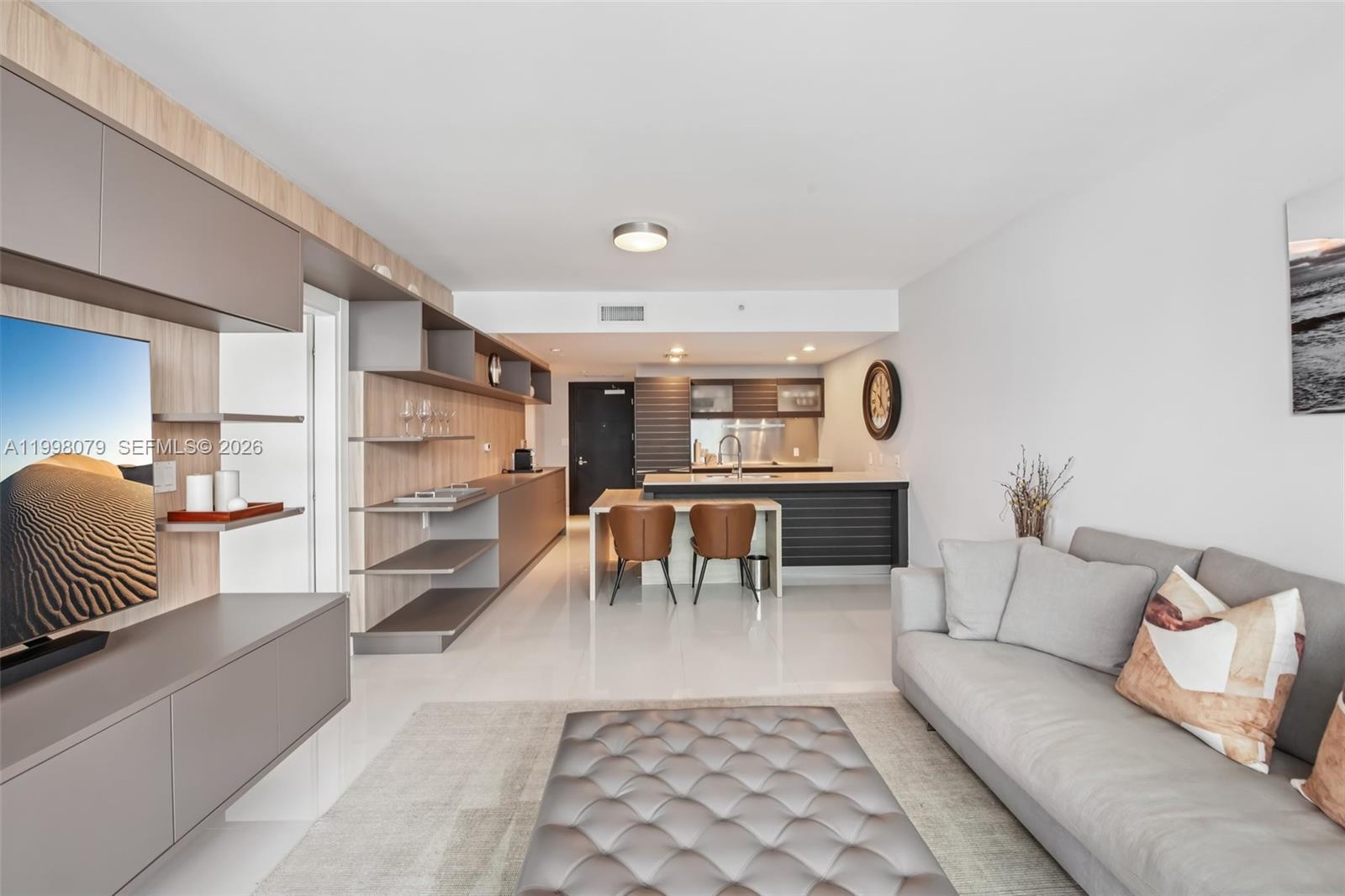 200 Biscayne Boulevard Way #3113, Miami FL 33131