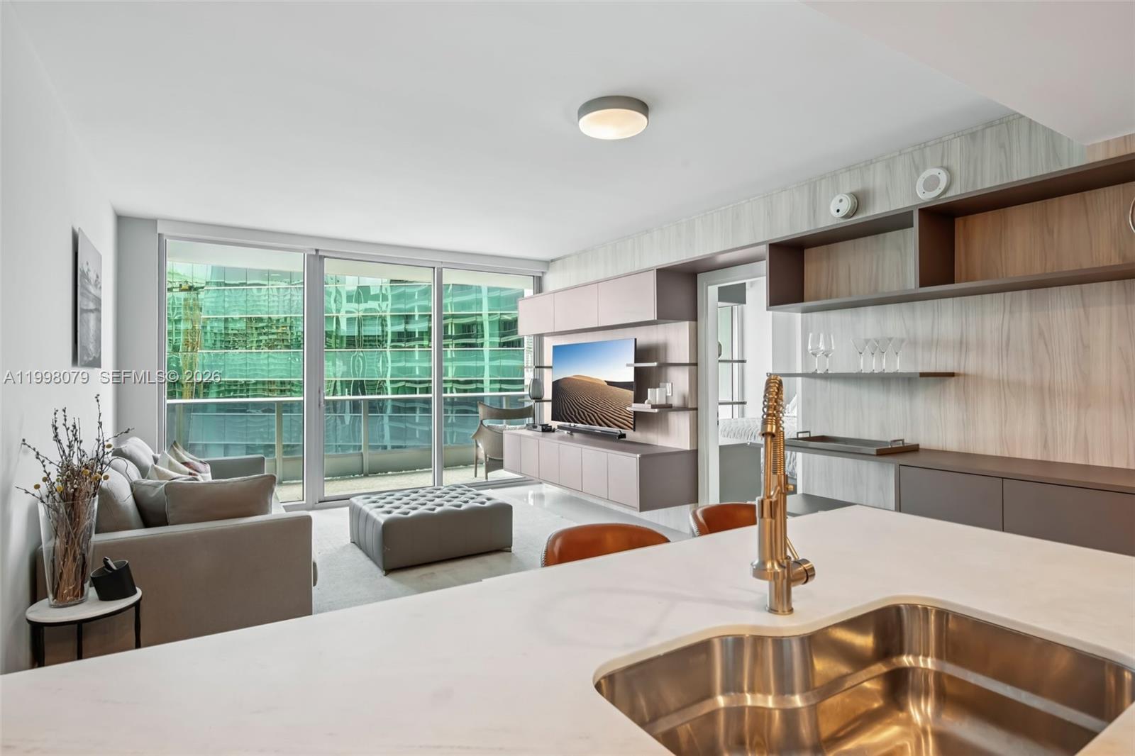 200 Biscayne Boulevard Way #3113, Miami FL 33131