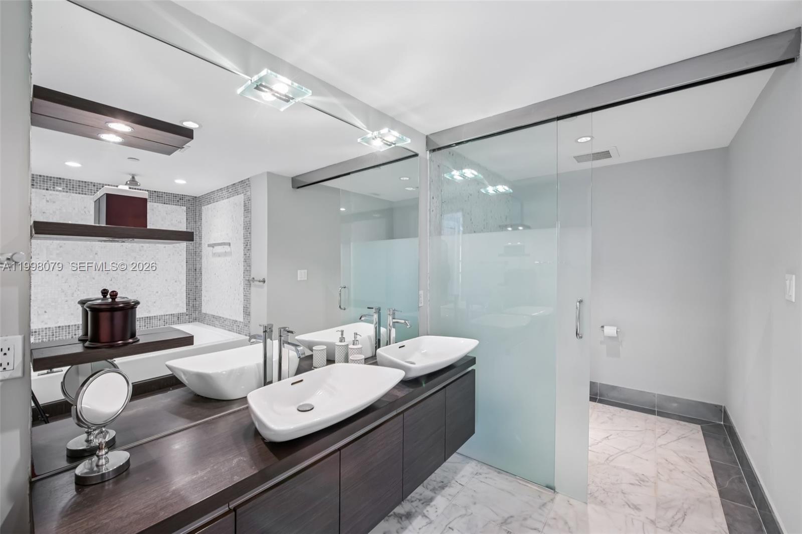 200 Biscayne Boulevard Way #3113, Miami FL 33131