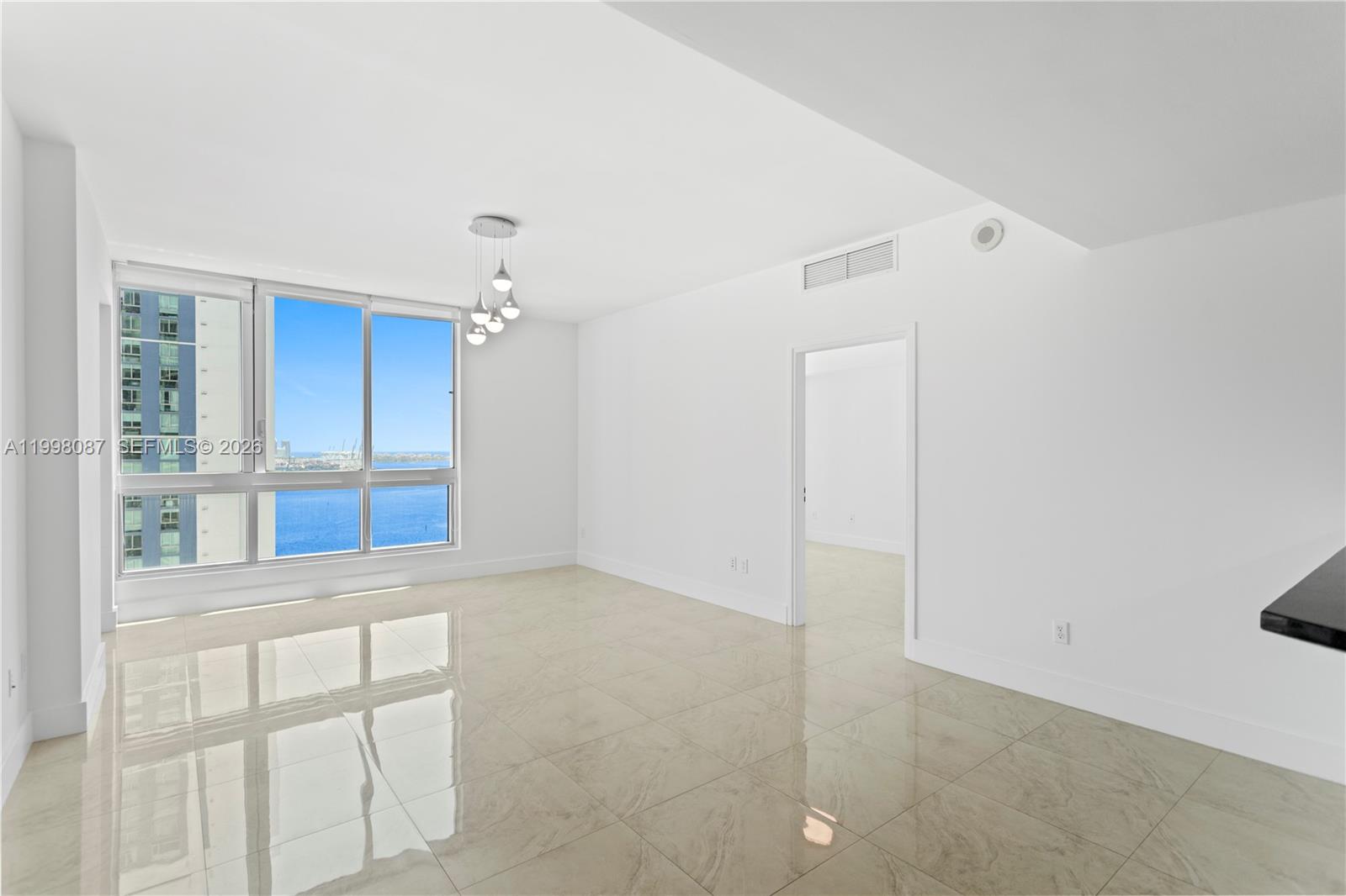 300 S Biscayne Blvd #T-2414, Miami FL 33131