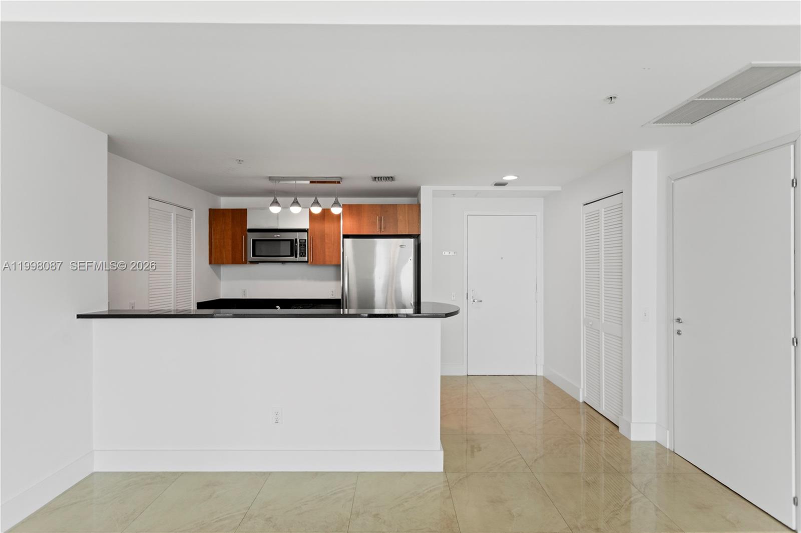 300 S Biscayne Blvd #T-2414, Miami FL 33131