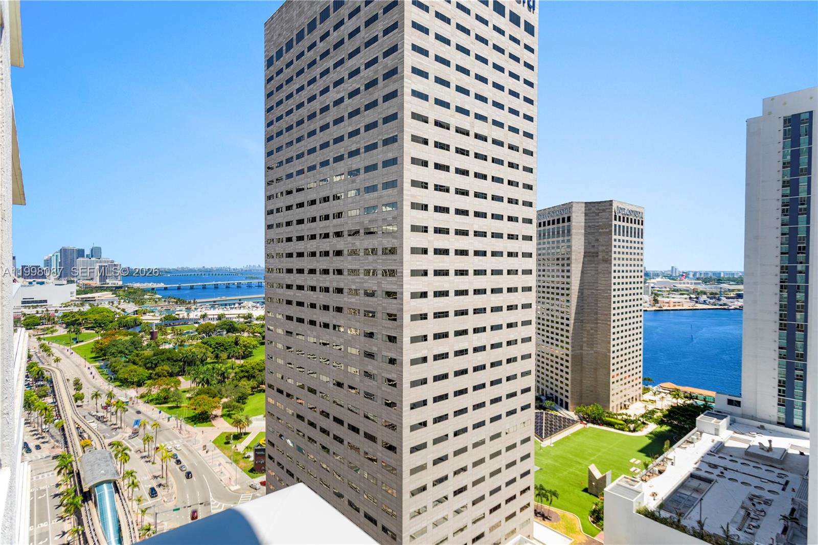 300 S Biscayne Blvd #T-2414, Miami FL 33131