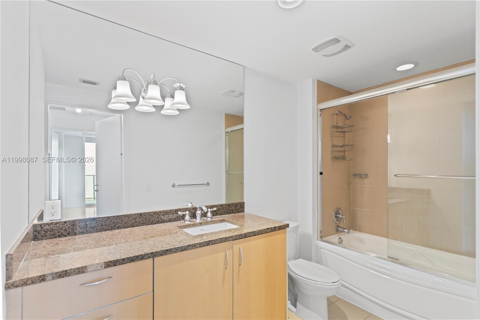 300 S Biscayne Blvd #T-2414, Miami FL 33131