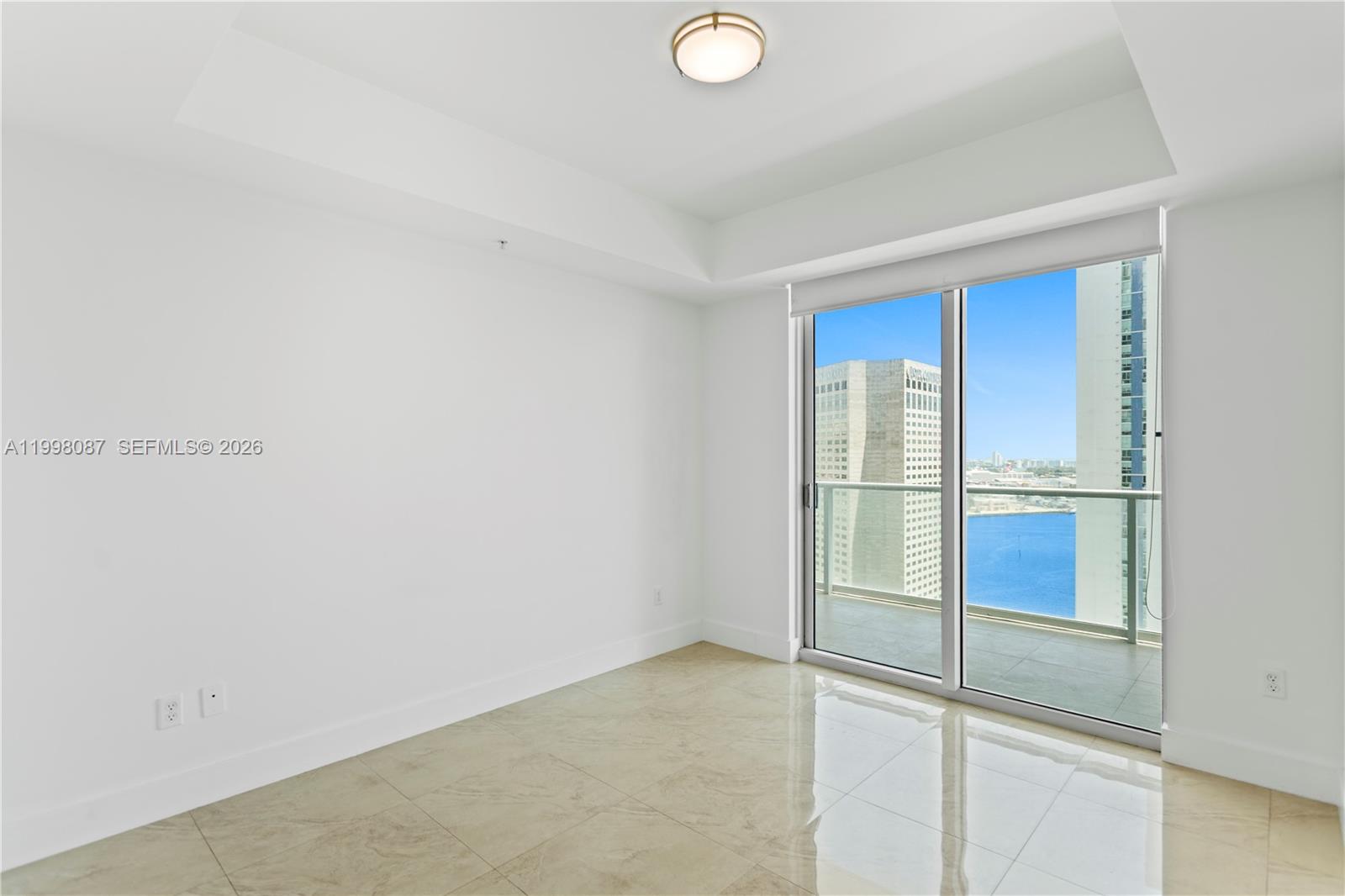 300 S Biscayne Blvd #T-2414, Miami FL 33131