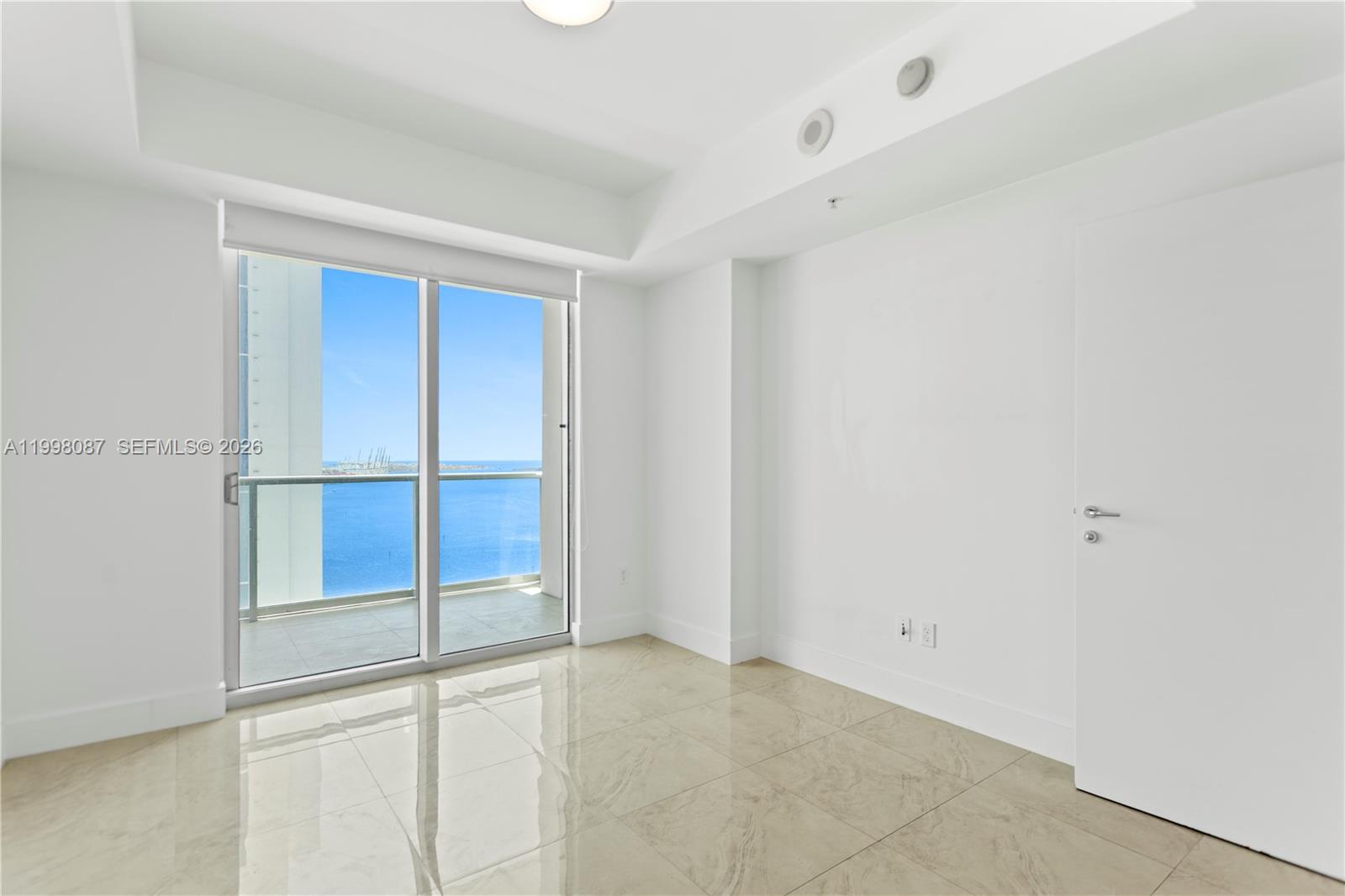 300 S Biscayne Blvd #T-2414, Miami FL 33131