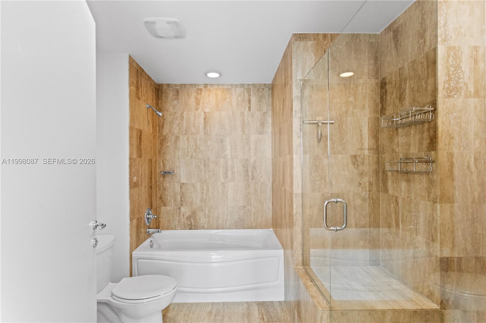 300 S Biscayne Blvd #T-2414, Miami FL 33131