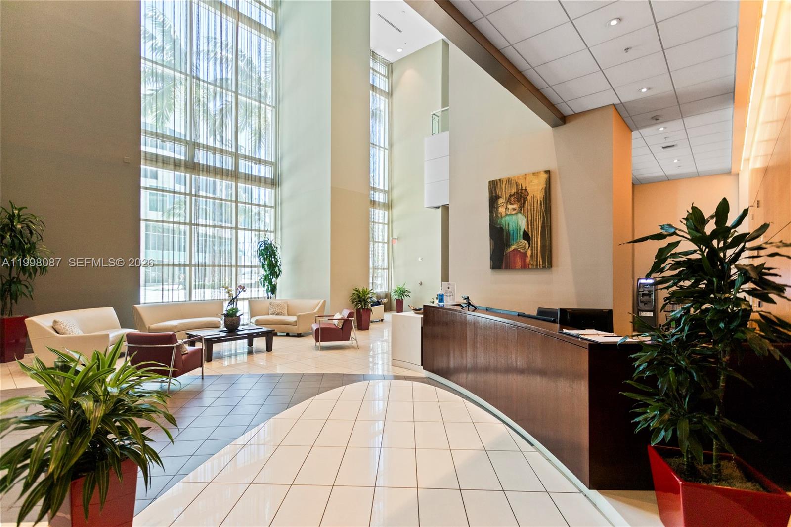 300 S Biscayne Blvd #T-2414, Miami FL 33131