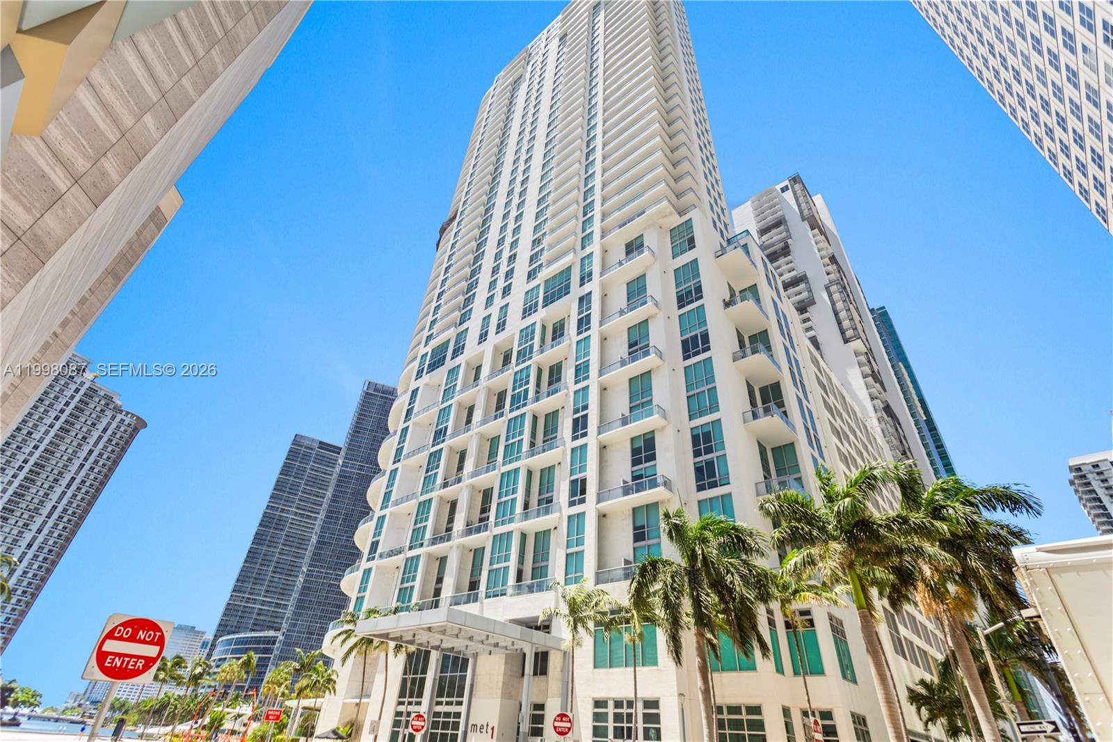 300 S Biscayne Blvd #T-2414, Miami FL 33131