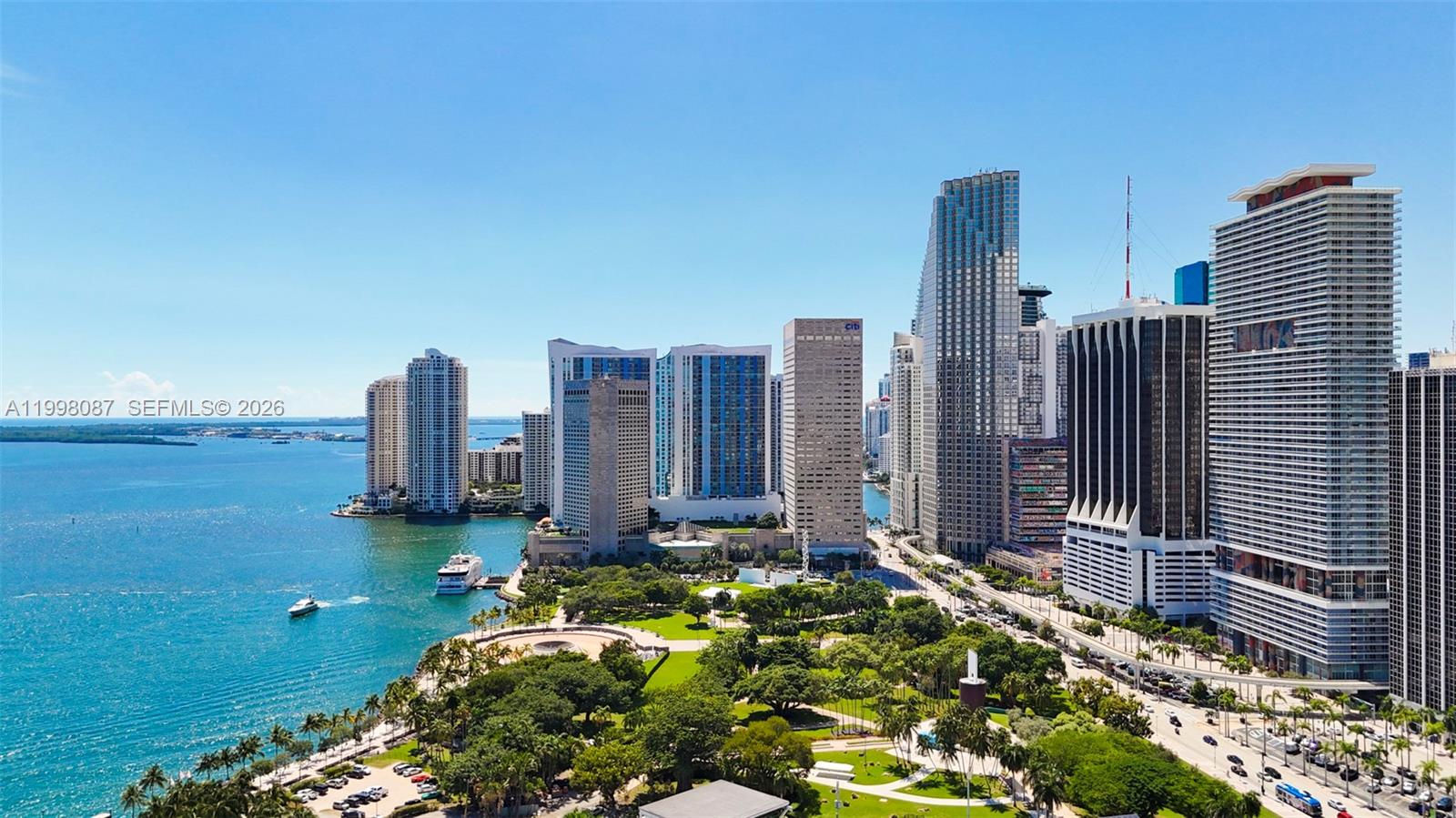 300 S Biscayne Blvd #T-2414, Miami FL 33131