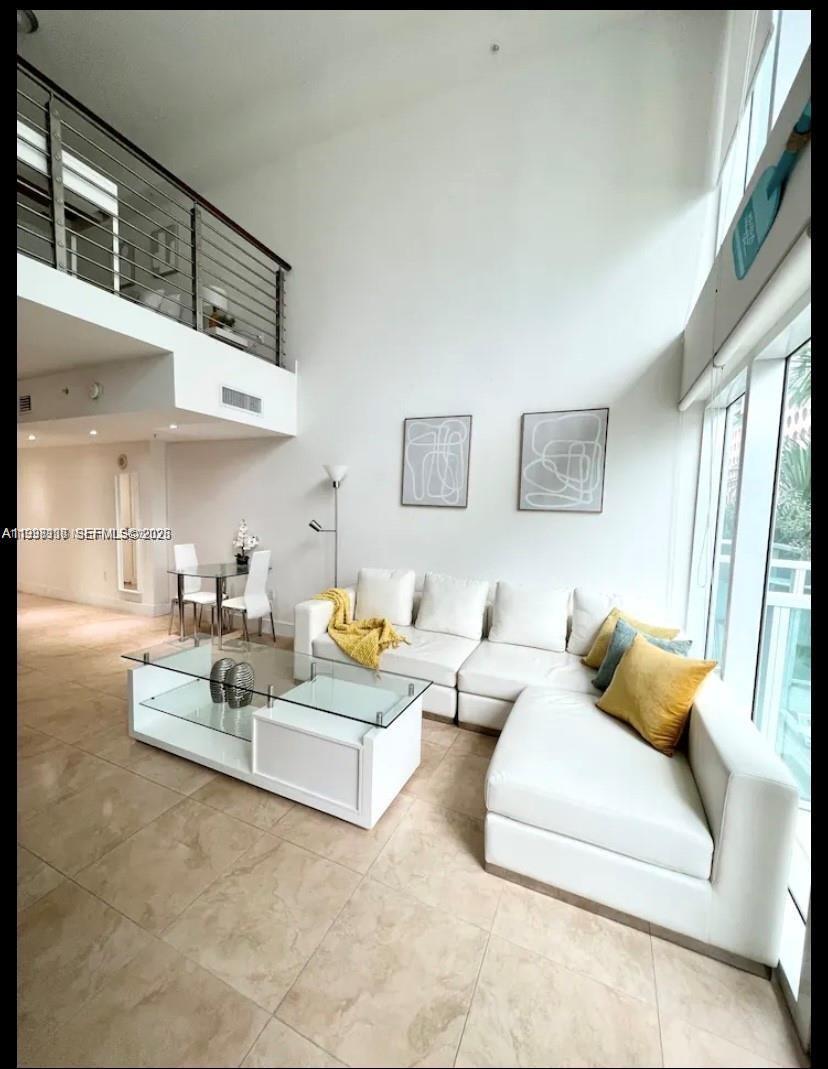 41 SE 5th St #414, Miami FL 33131