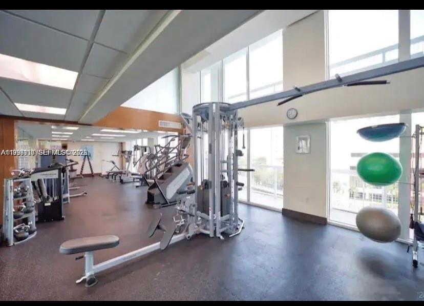 41 SE 5th St #414, Miami FL 33131