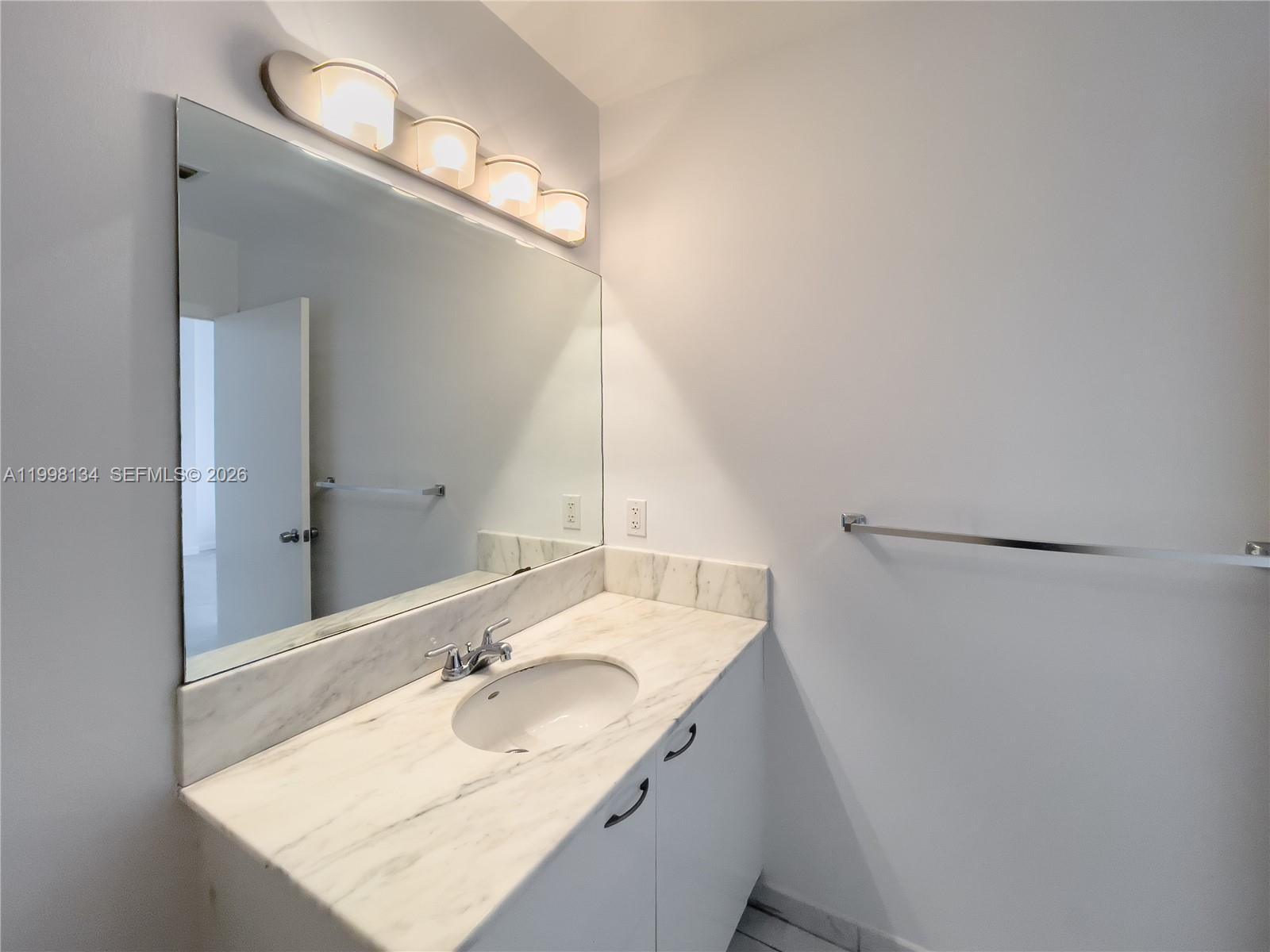 133 NE 2nd Ave #2105, Miami FL 33132