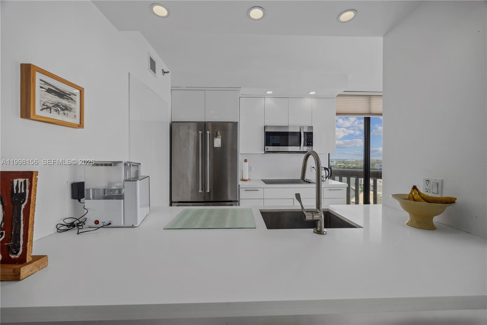 1000 W Island Blvd #1910, Aventura FL 33160