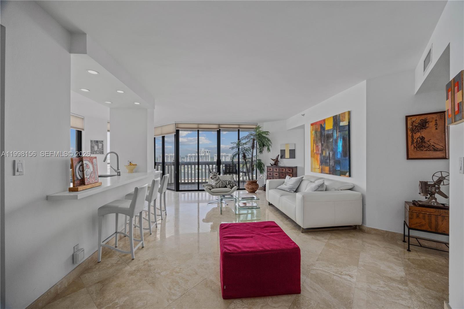 1000 W Island Blvd #1910, Aventura FL 33160