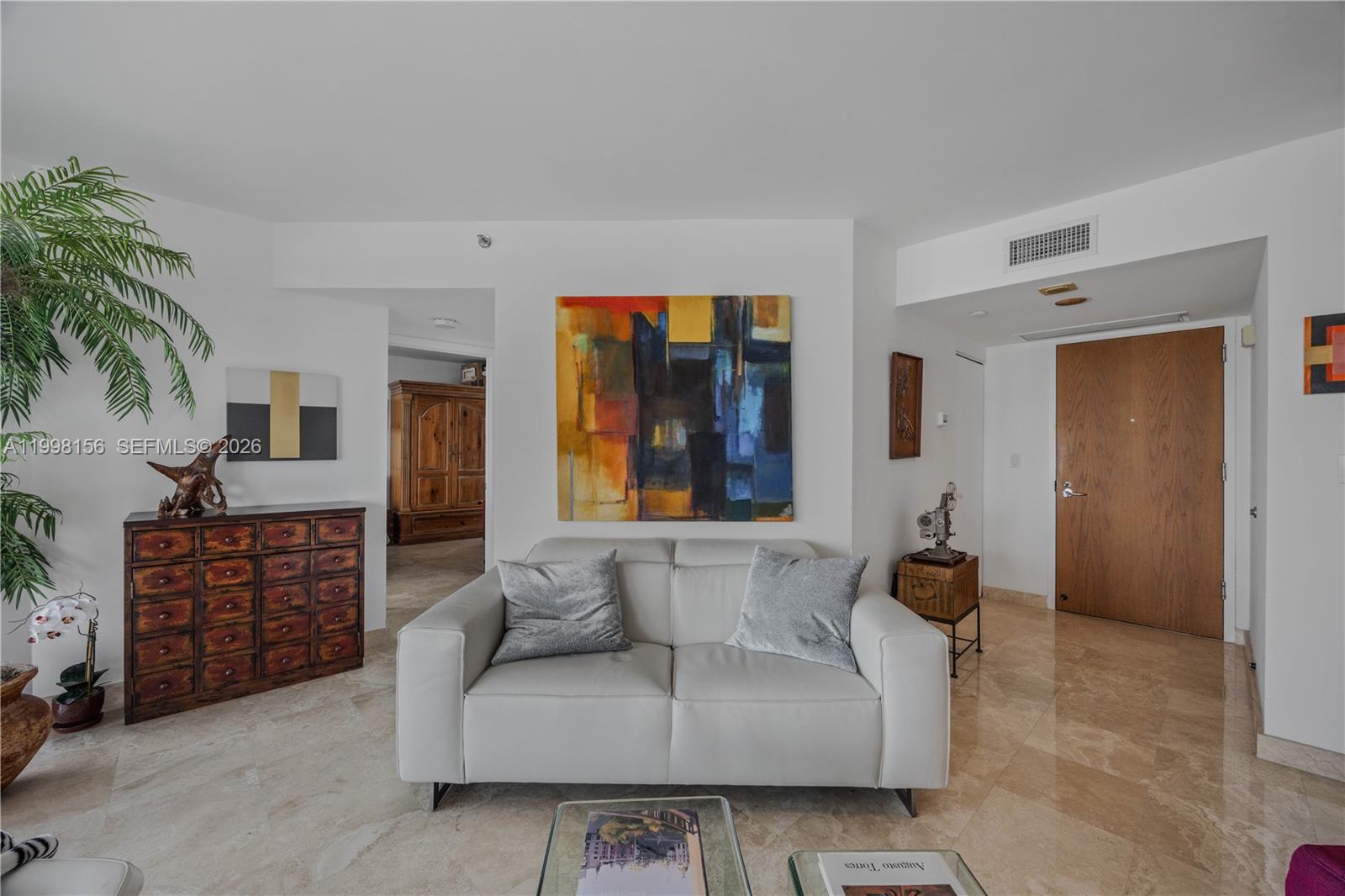 1000 W Island Blvd #1910, Aventura FL 33160