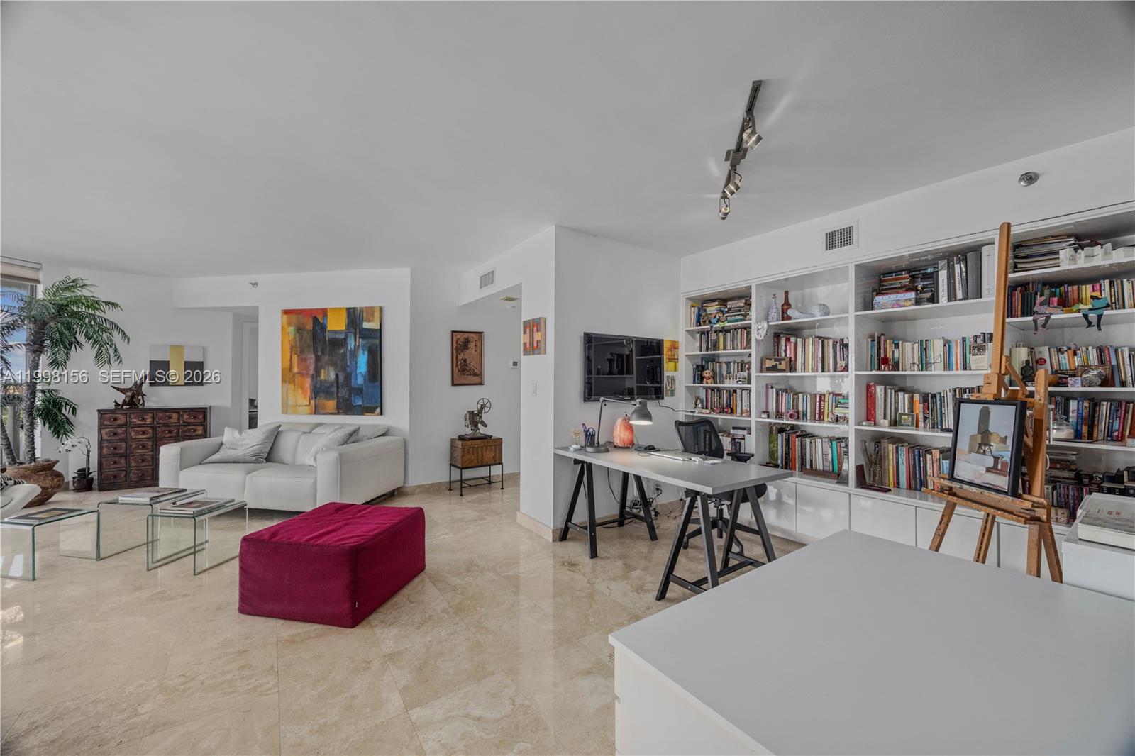 1000 W Island Blvd #1910, Aventura FL 33160